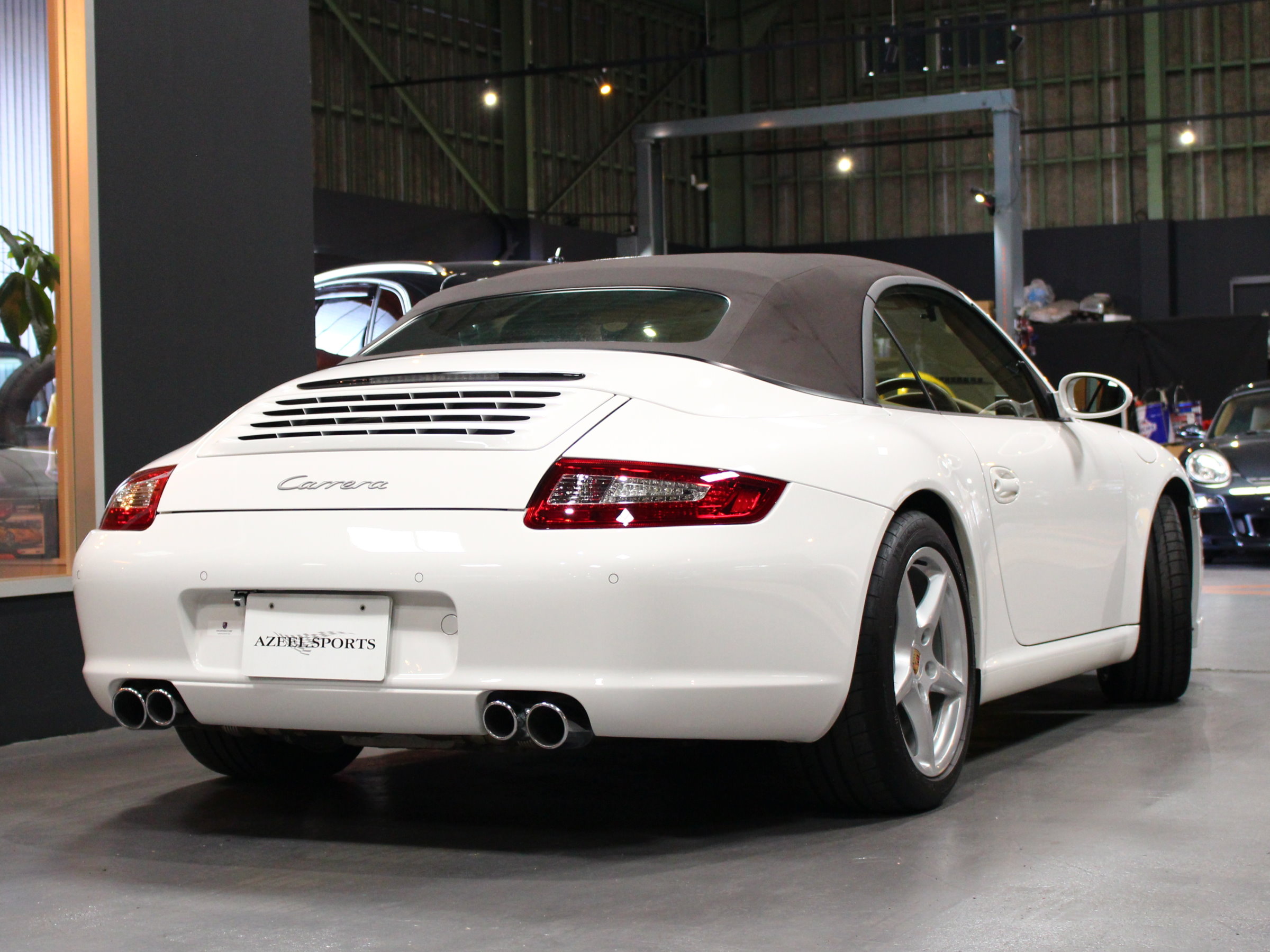 ポルシェ　９１１カレラ　カブリオレ（９９７）