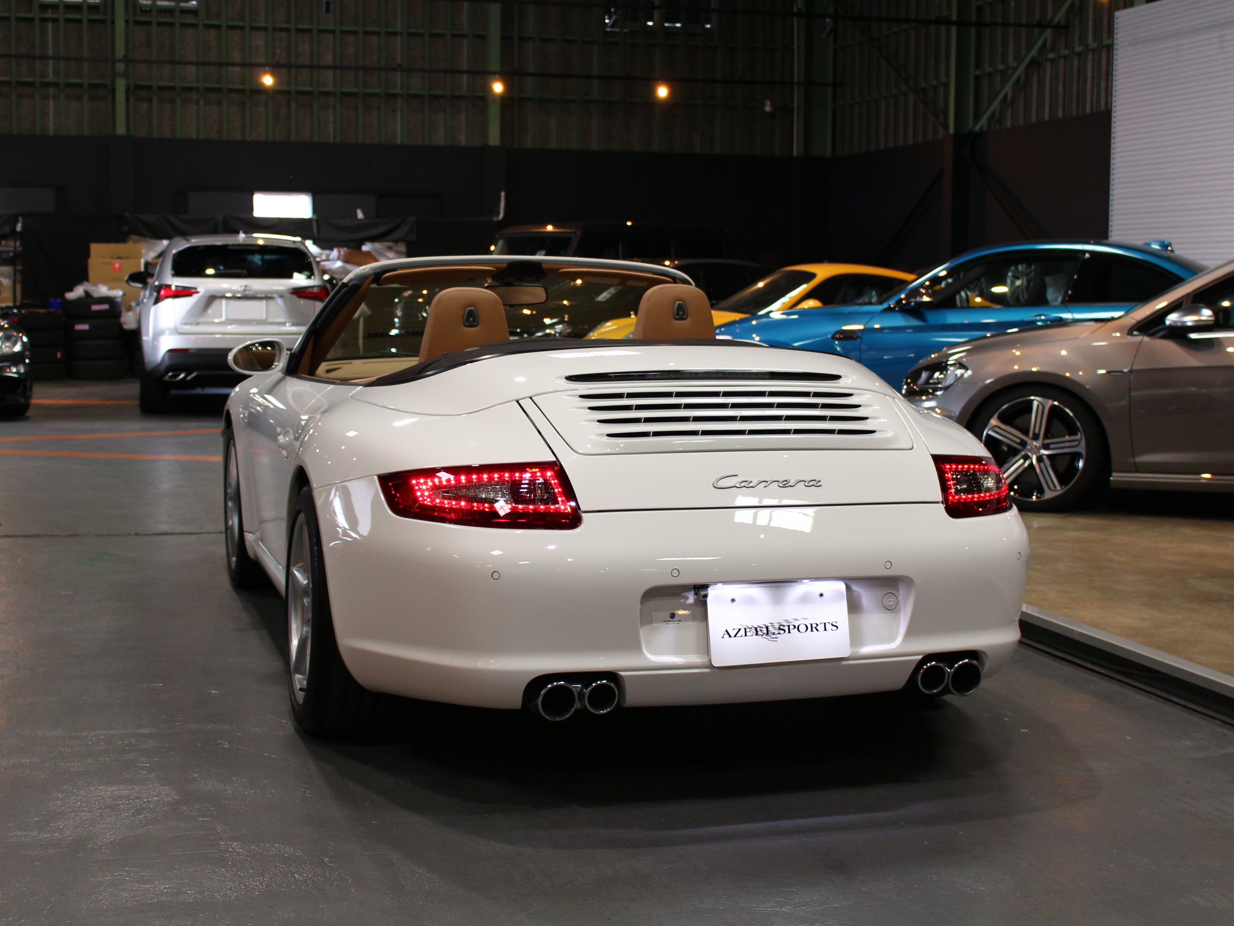 ポルシェ　９１１カレラ　カブリオレ（９９７）