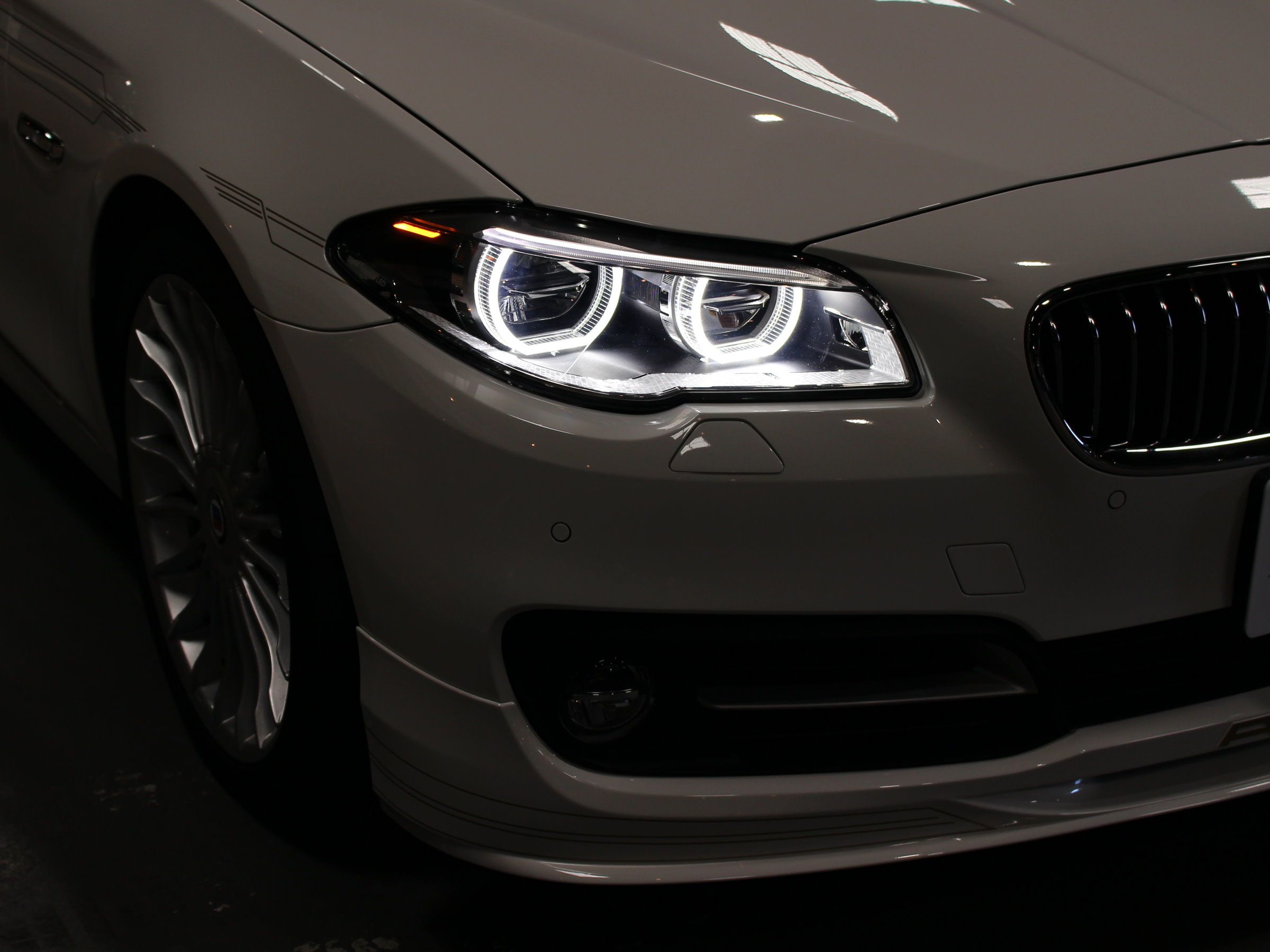 ＢＭＷアルピナ　Ｄ５　ビターボリムジン