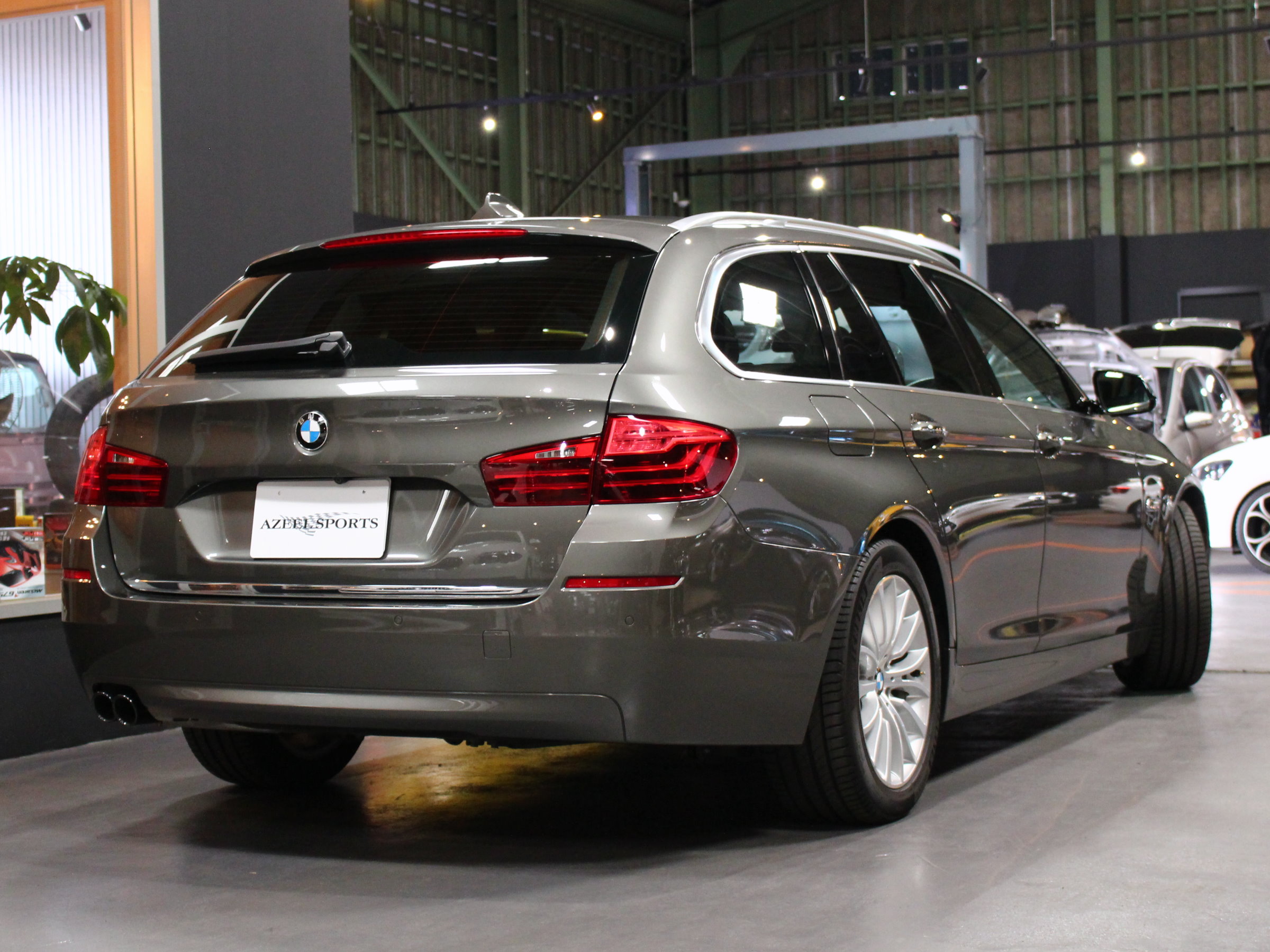 ＢＭＷ　５２８ⅰツーリング　ラグジュアリー　コンフォートＰＫＧ