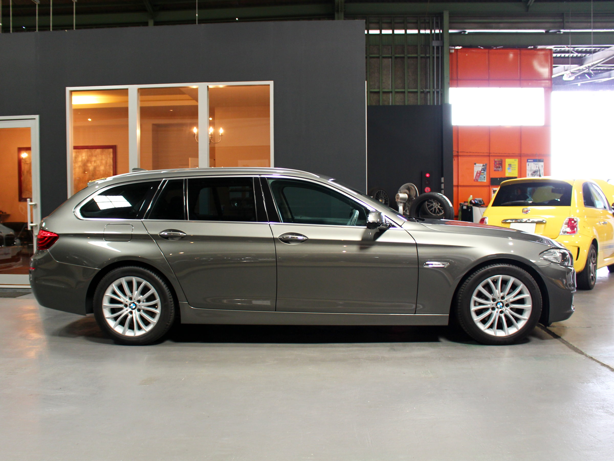 ＢＭＷ　５２８ⅰツーリング　ラグジュアリー　コンフォートＰＫＧ