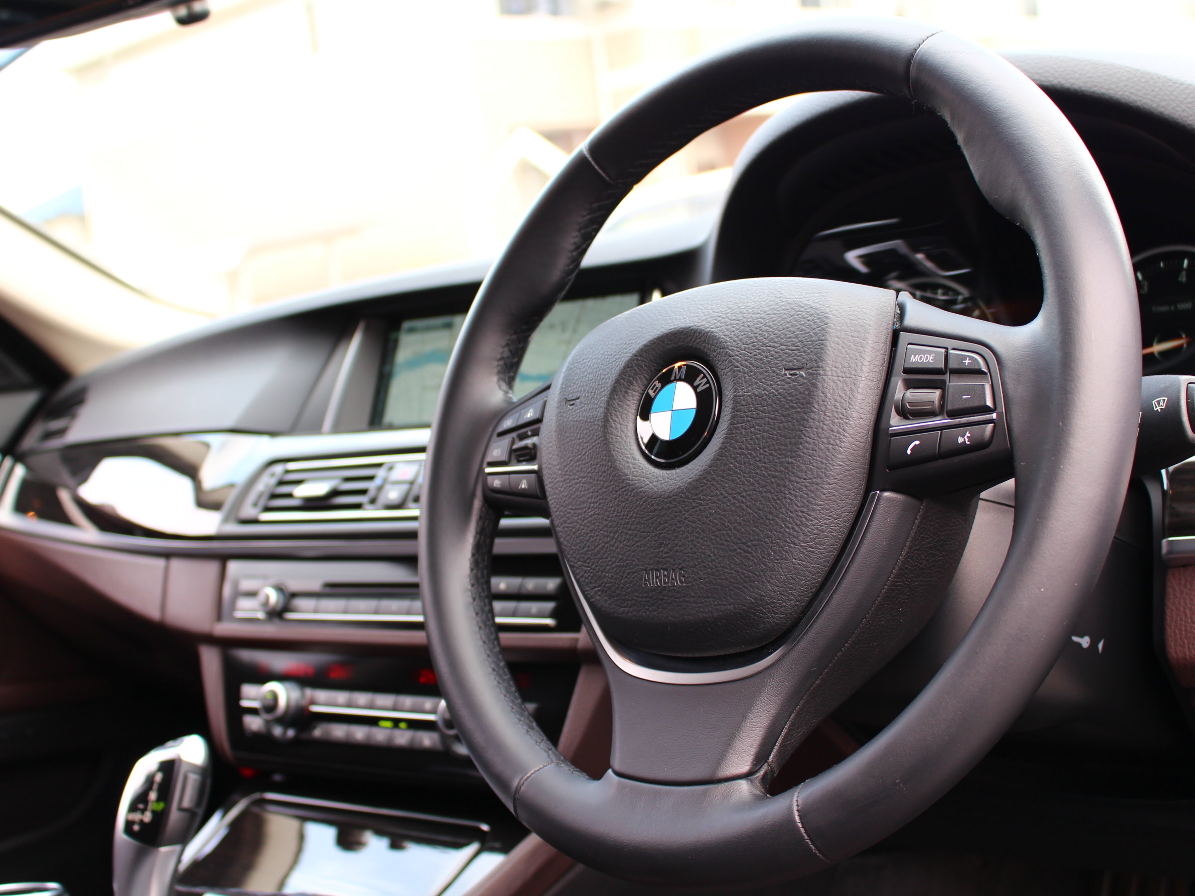 ＢＭＷ　５２８ⅰツーリング　ラグジュアリー　コンフォートＰＫＧ