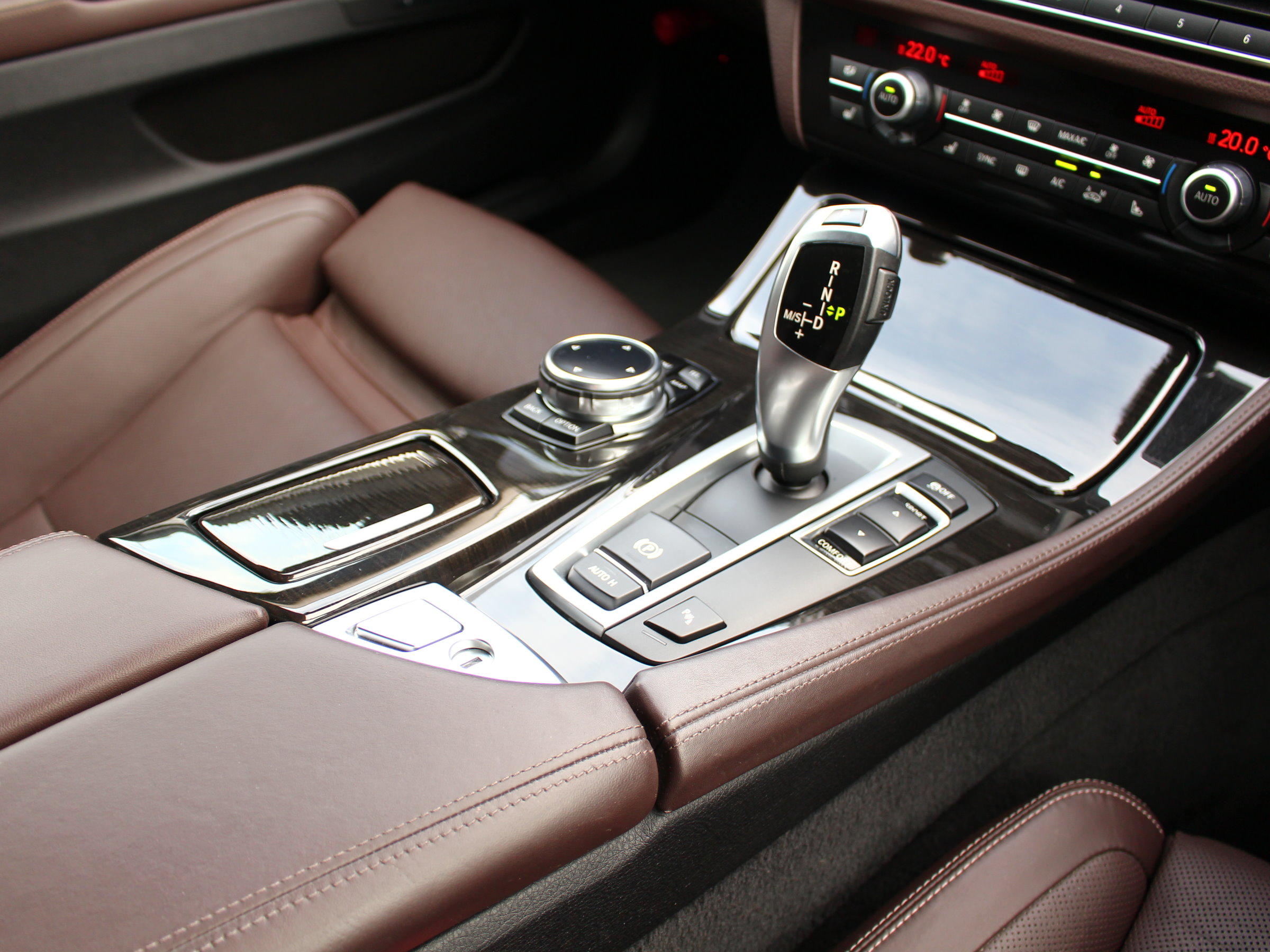 ＢＭＷ　５２８ⅰツーリング　ラグジュアリー　コンフォートＰＫＧ