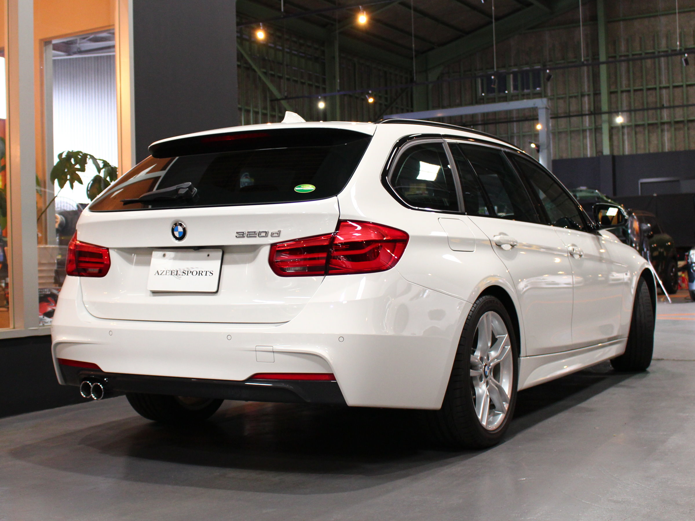 ＢＭＷ　３２０ｄツーリング　Ｍスポーツ　ＬＣＩモデル