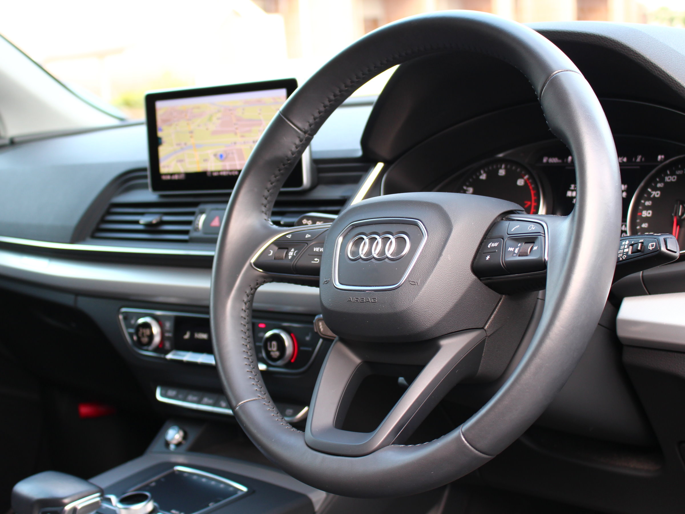 アウディ　Ｑ５　２．０ＴＦＳＩクワトロ　ファーストエディション