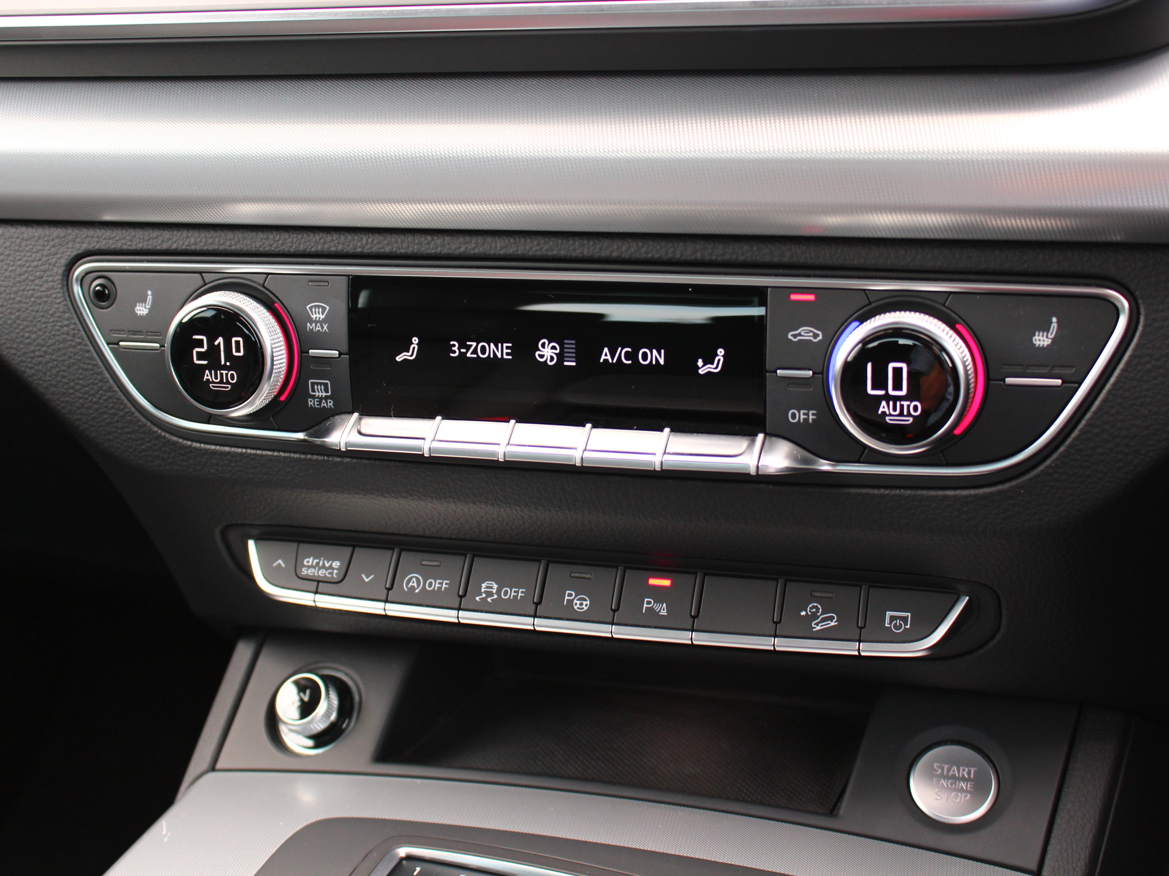 アウディ　Ｑ５　２．０ＴＦＳＩクワトロ　ファーストエディション