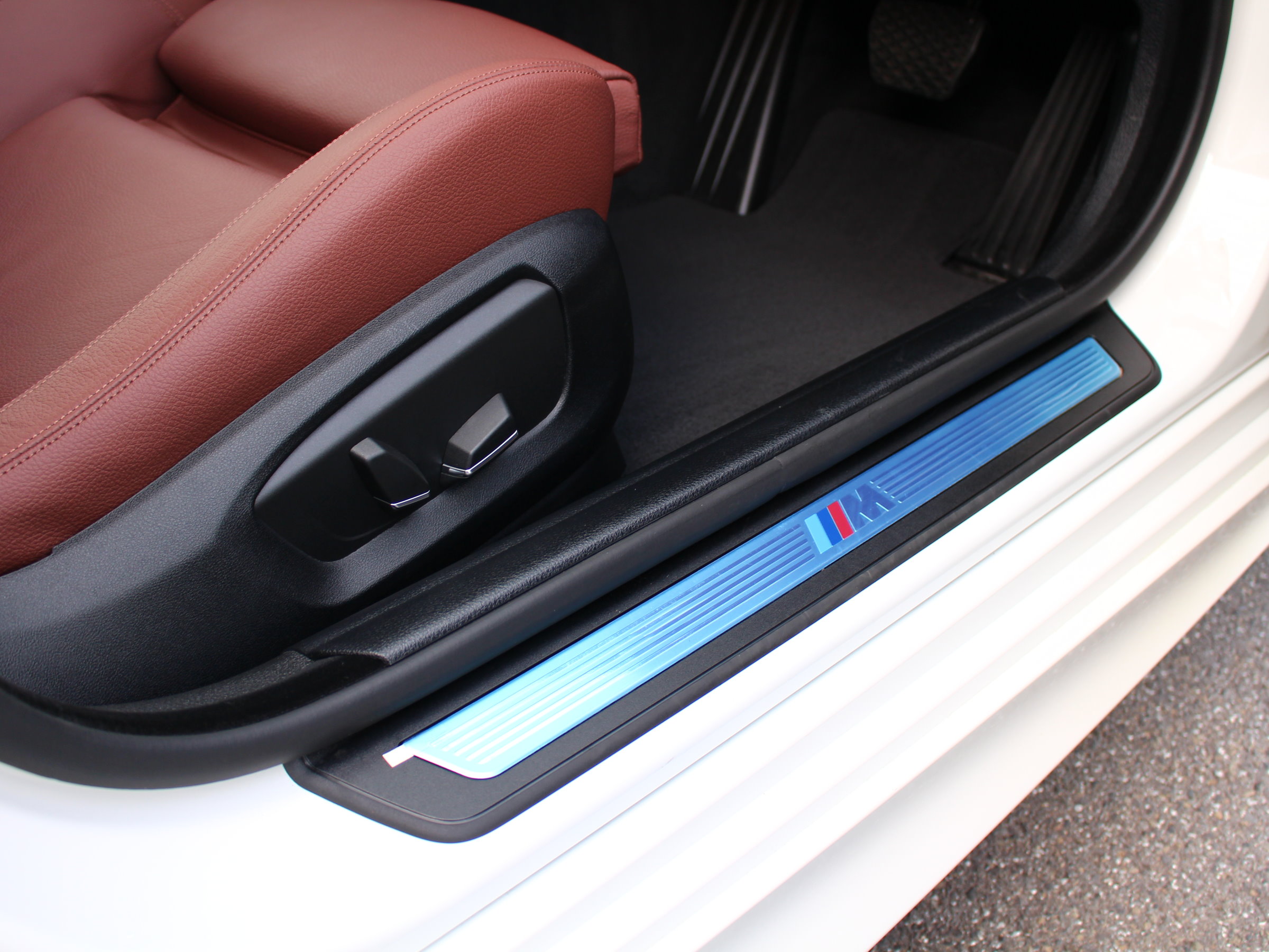ＢＭＷ　５２３ｄ　Ｍスポーツ　ＬＣＩモデル