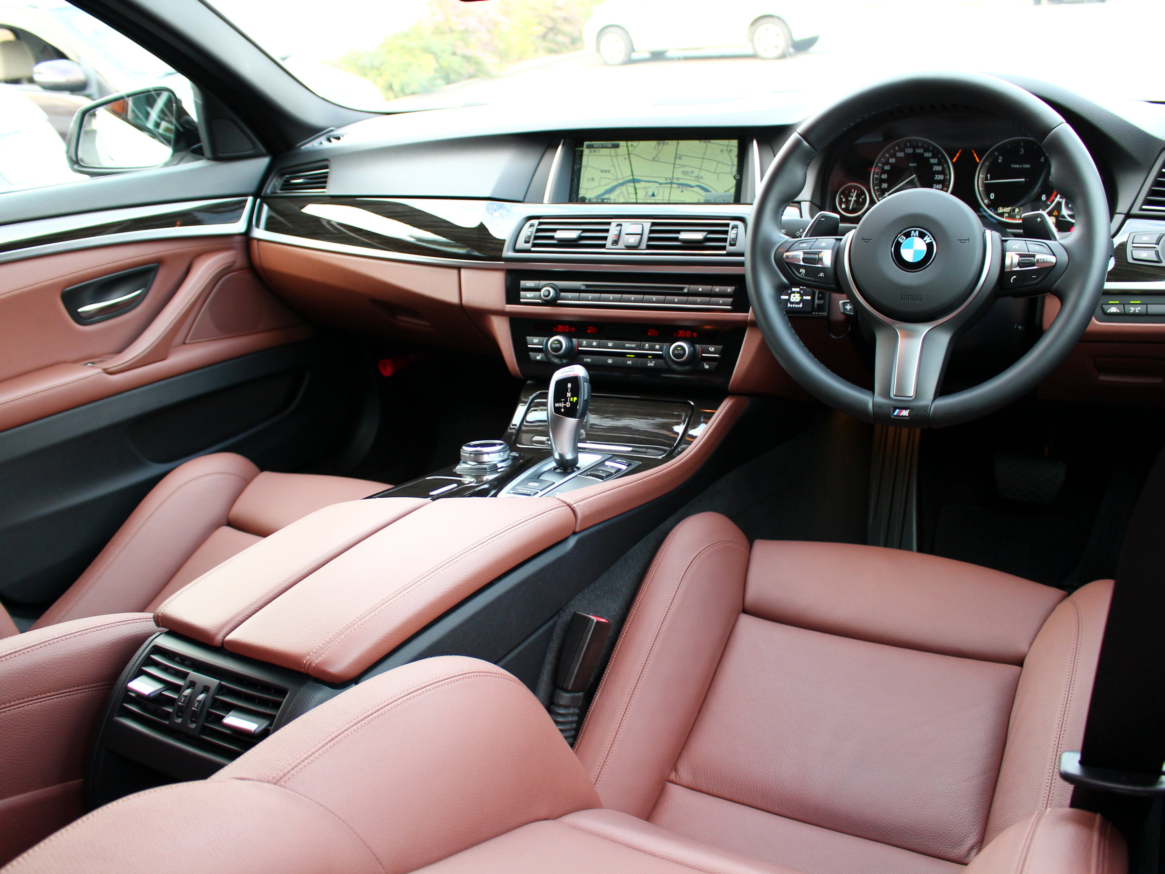 ＢＭＷ　５２３ｄ　Ｍスポーツ　ＬＣＩモデル