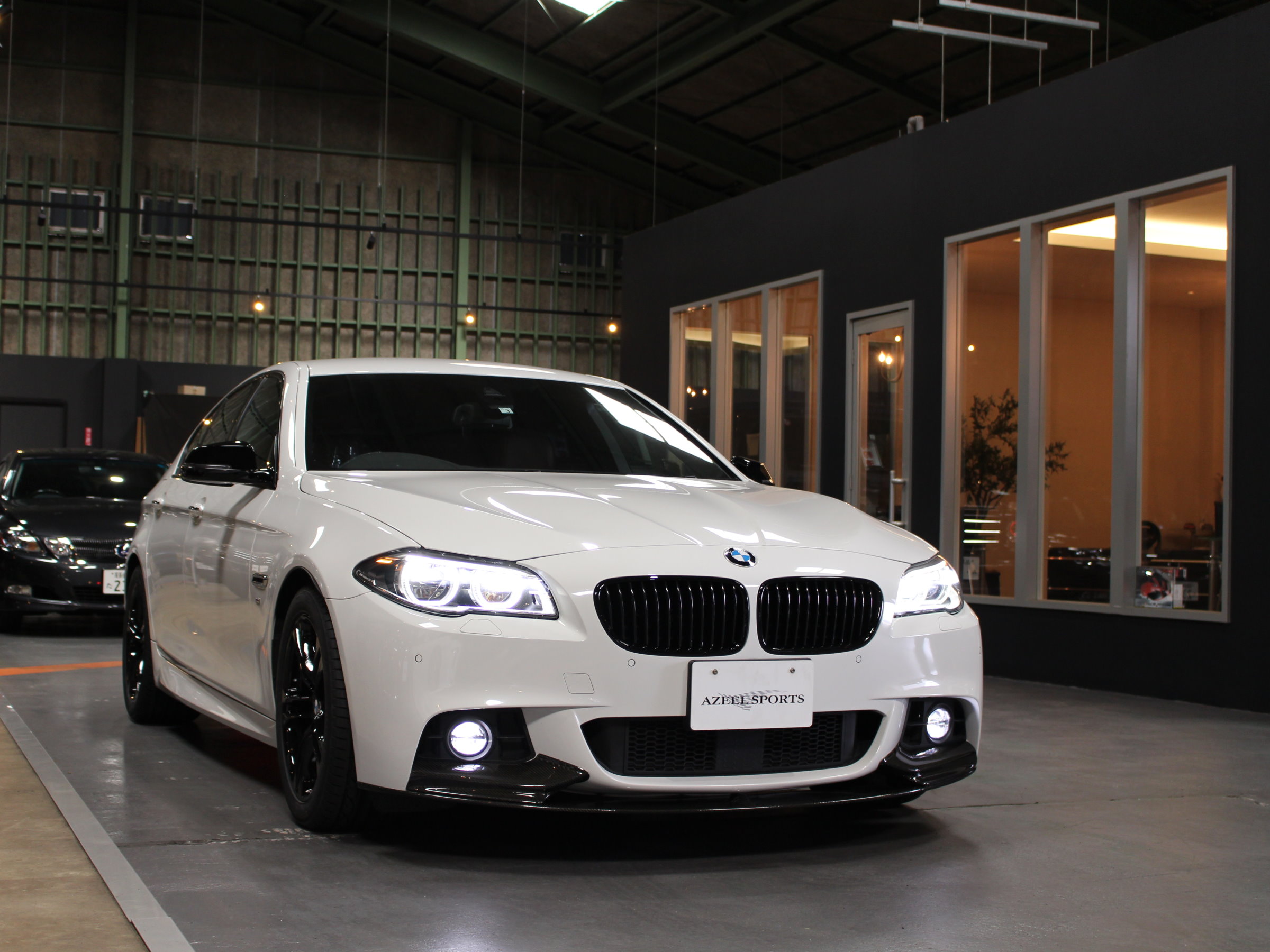 ＢＭＷ　５２３ｄ　Ｍスポーツ　ＬＣＩモデル