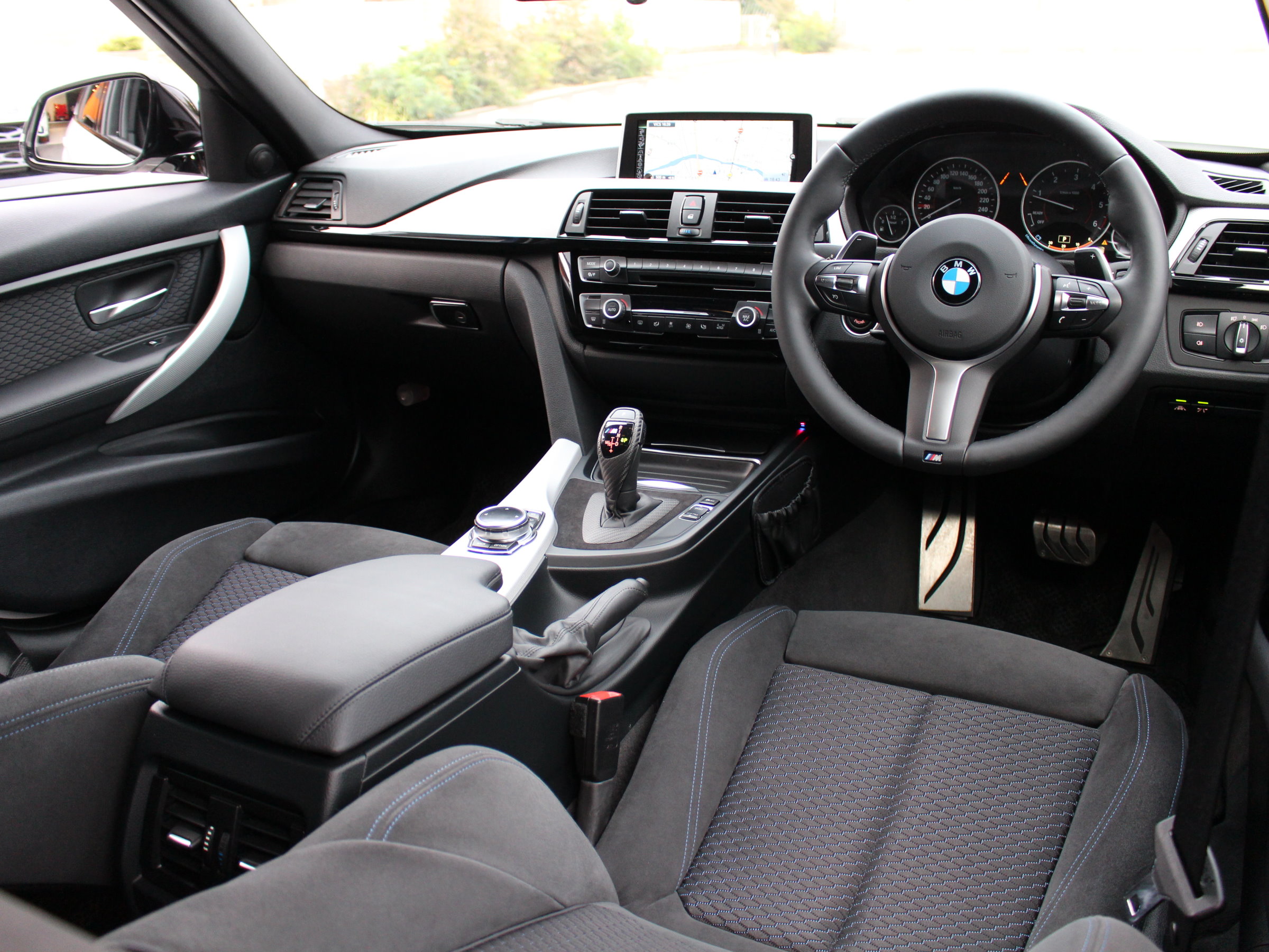 ＢＭＷ　３２０ｄツーリング　Ｍスポーツ