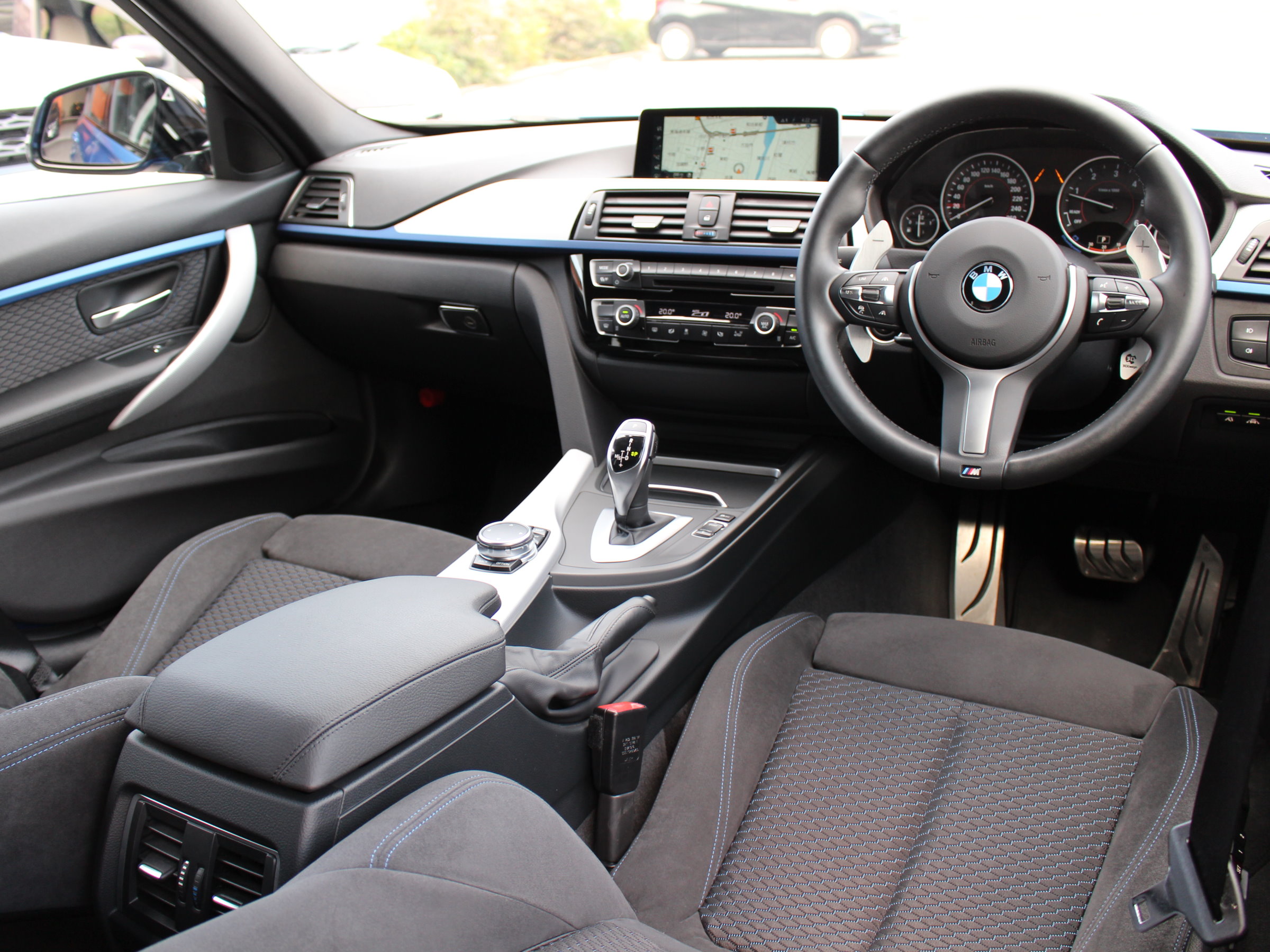 ＢＭＷ　３２０ｄ　Ｍスポーツ　ＬＣＩ後期　ファストトラックパッケージ