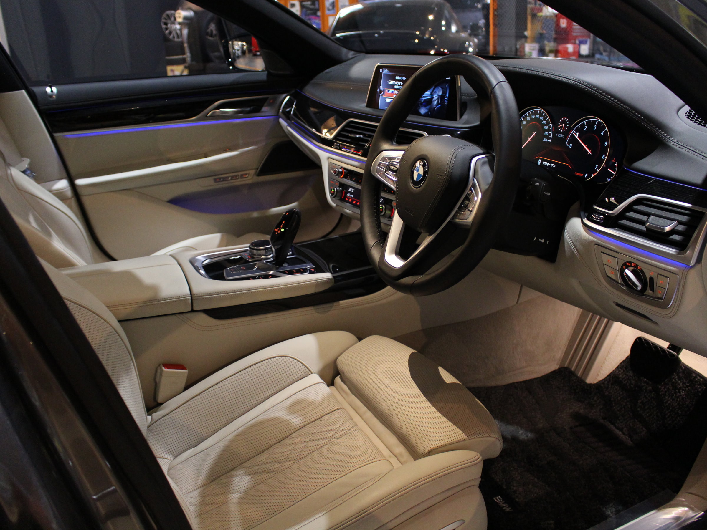 ＢＭＷ　７４０ⅰ　Ｍスポーツ　リアエンターテイメント＆リアコンフォートＰＫＧ