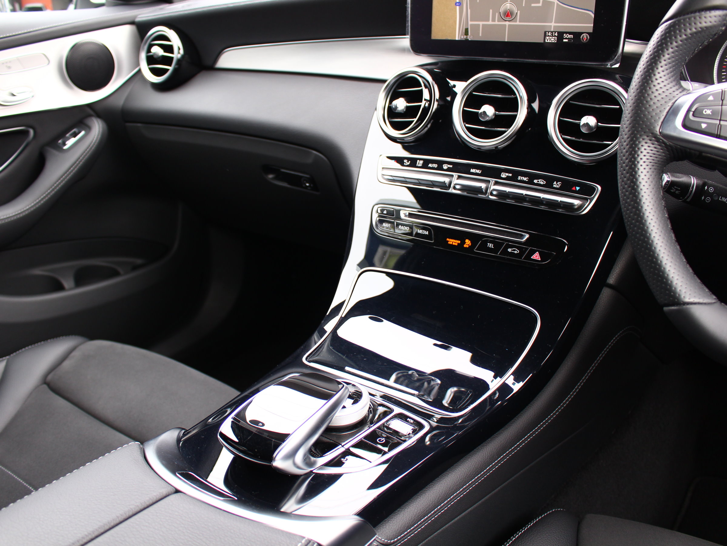 メルセデスベンツ　ＧＬＣ２５０　４マチック　スポーツ