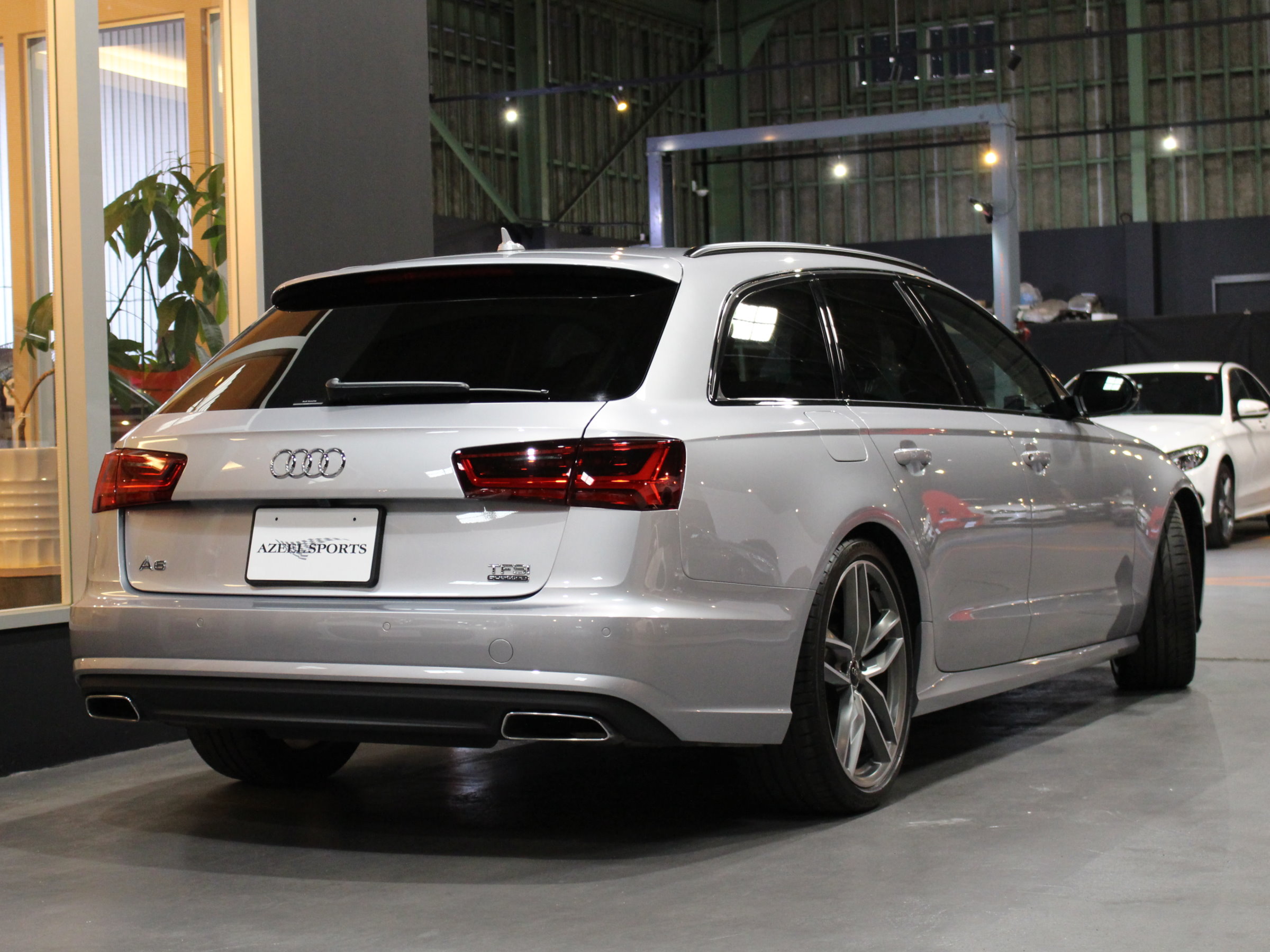 アウディ　Ａ６アバント　２．０ＴＦＳＩクワトロ　アシスタンスＰＫＧ＆ブラックスタイリング