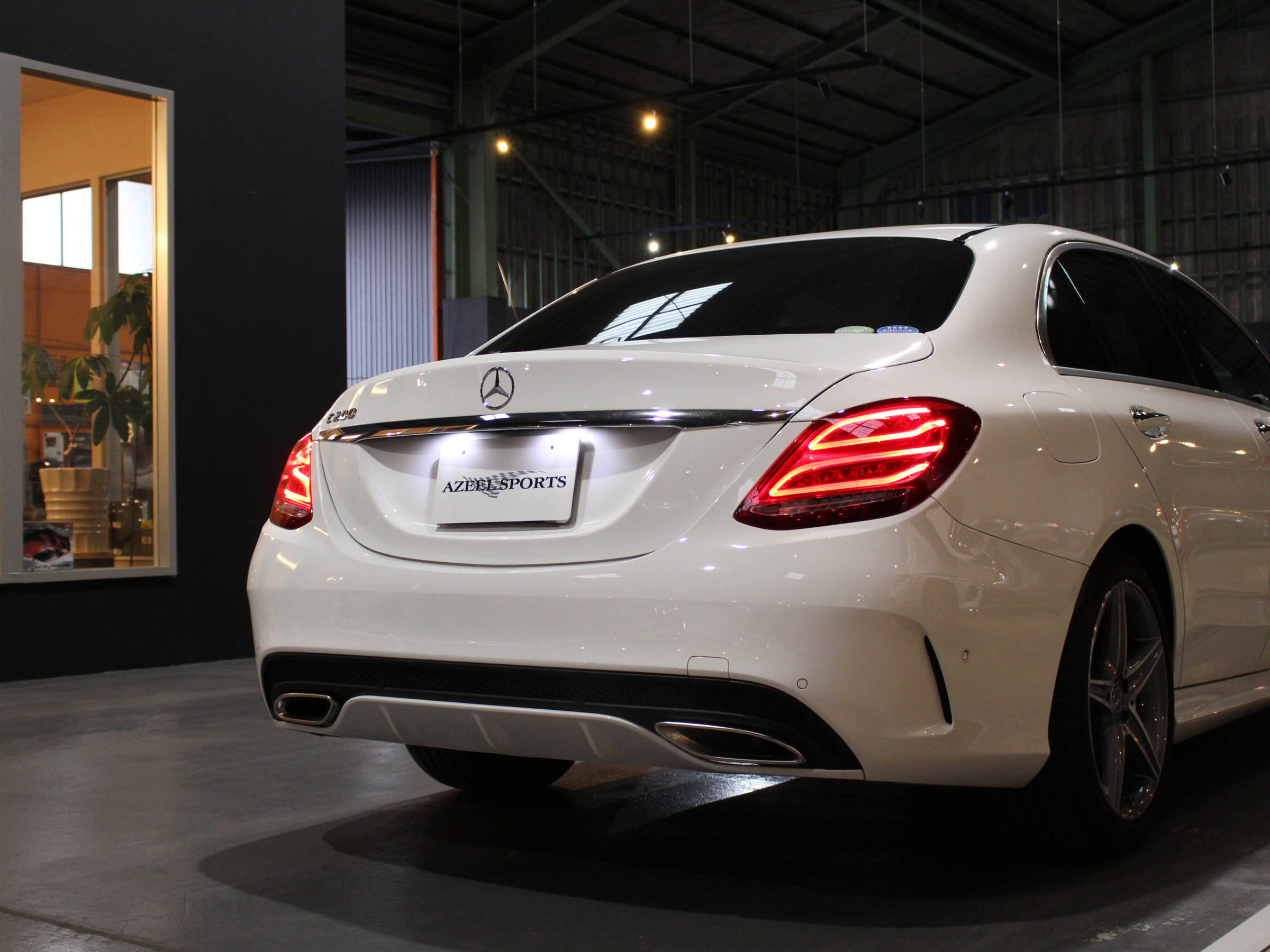 メルセデスベンツ　Ｃ２００アバンギャルド　ＡＭＧライン
