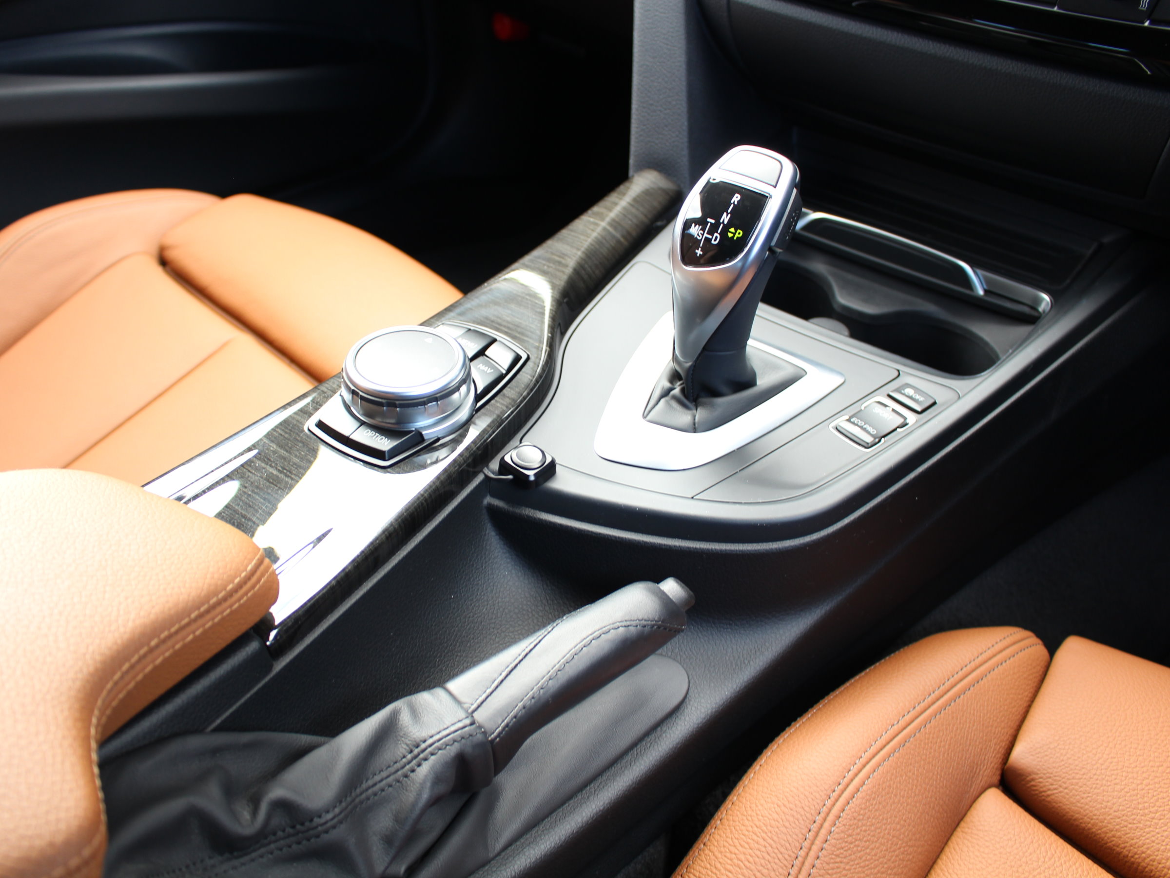 ＢＭＷ　３２０ｄツーリング　Ｍスポーツ　ＬＣＩ　ハイラインＰ　ドライブアシストプラス