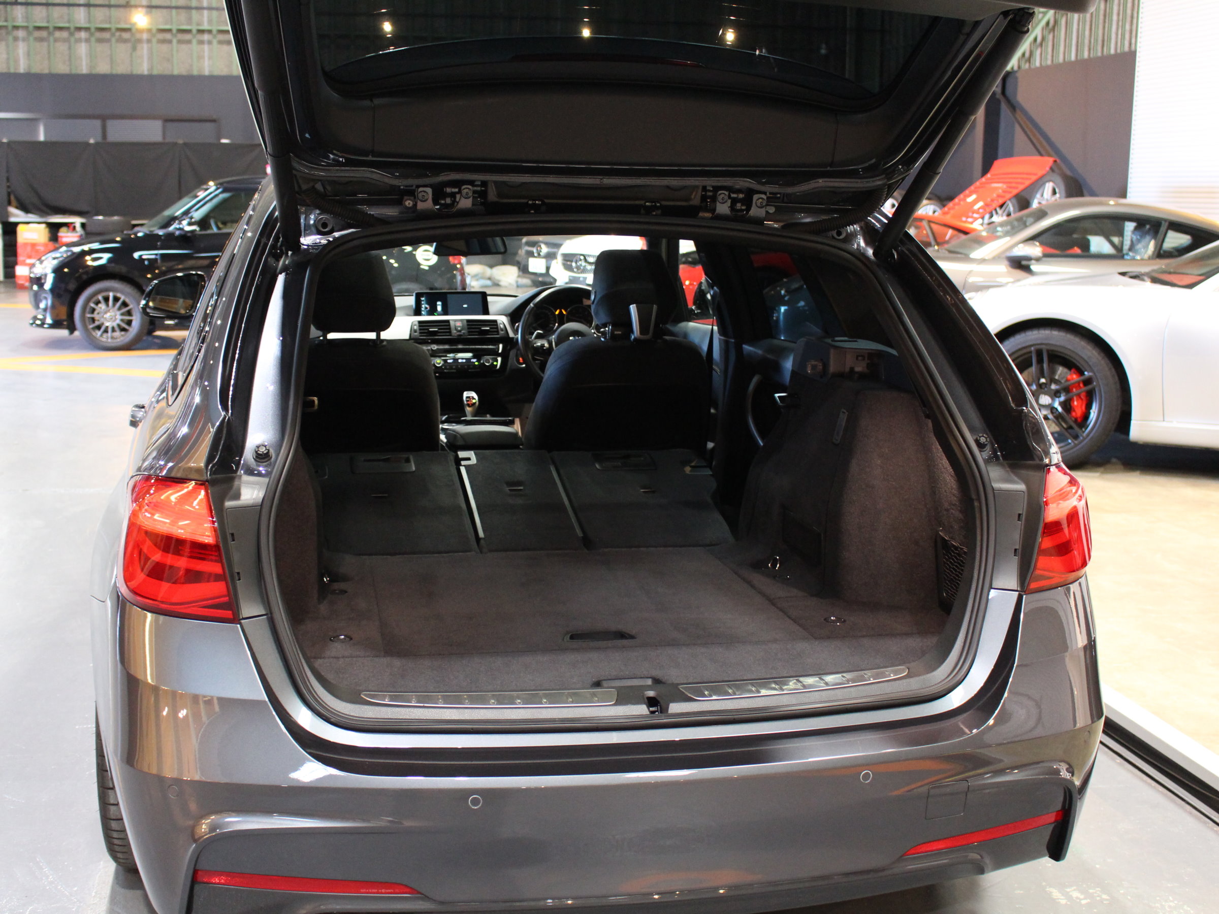 ＢＭＷ　３２０ｄツーリング　Ｍスポーツ　ファストトラックＰＫＧ