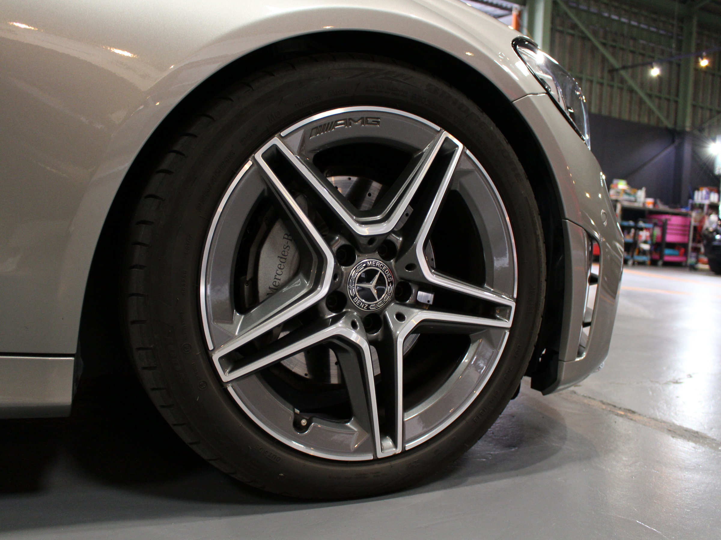 メルセデスベンツ　Ｃ２２０ｄアバンギャルド　ＡＭＧライン