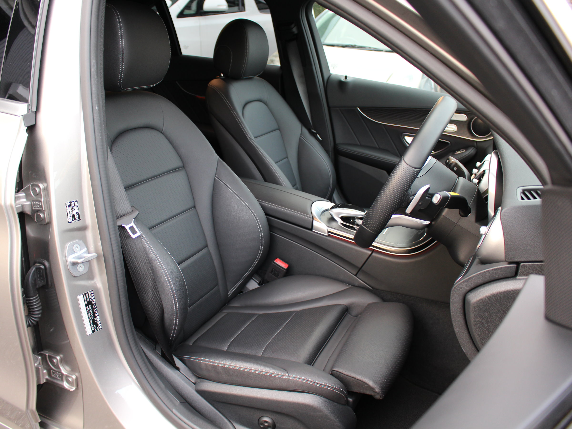 メルセデスベンツ　Ｃ２２０ｄアバンギャルド　ＡＭＧライン