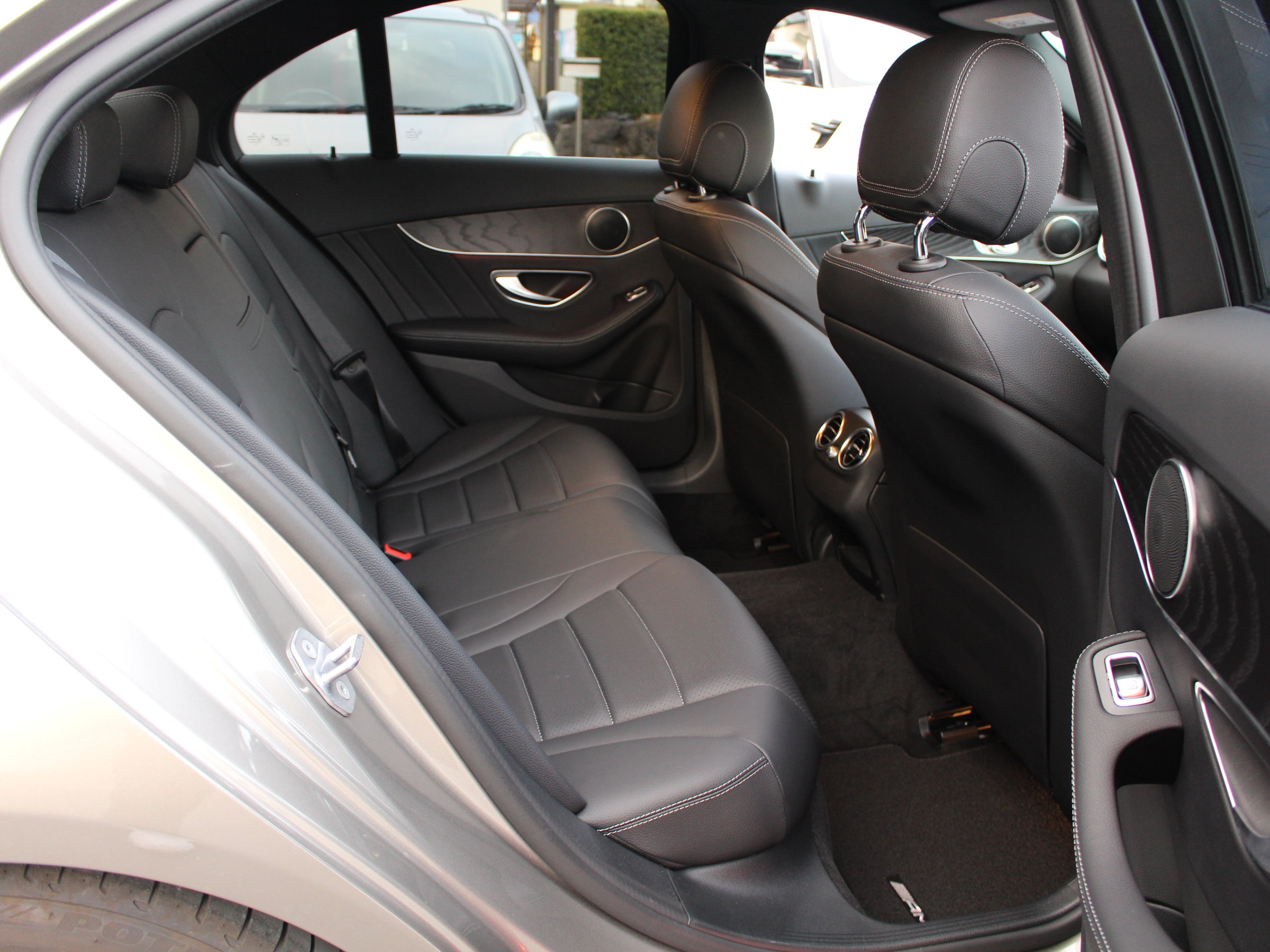 メルセデスベンツ　Ｃ２２０ｄアバンギャルド　ＡＭＧライン