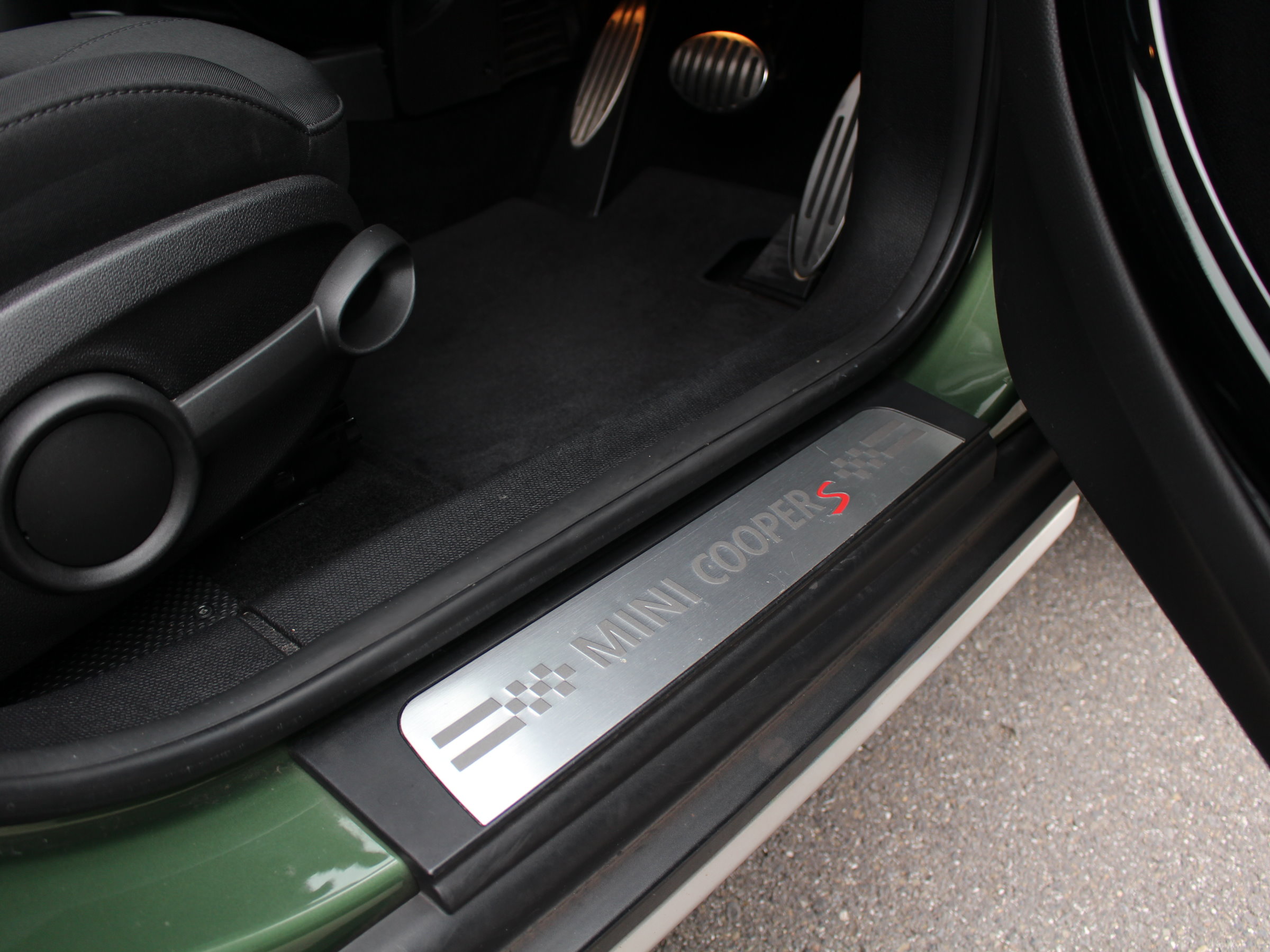 ＢＭＷ　ＭＩＮＩ　クーパーＳＤ　クロスオーバー