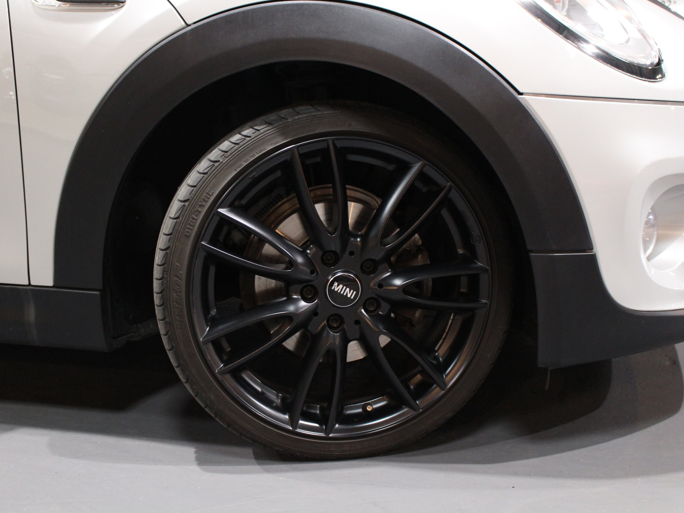 ＢＭＷ　ＭＩＮＩ　クーパー　Ｆ５６