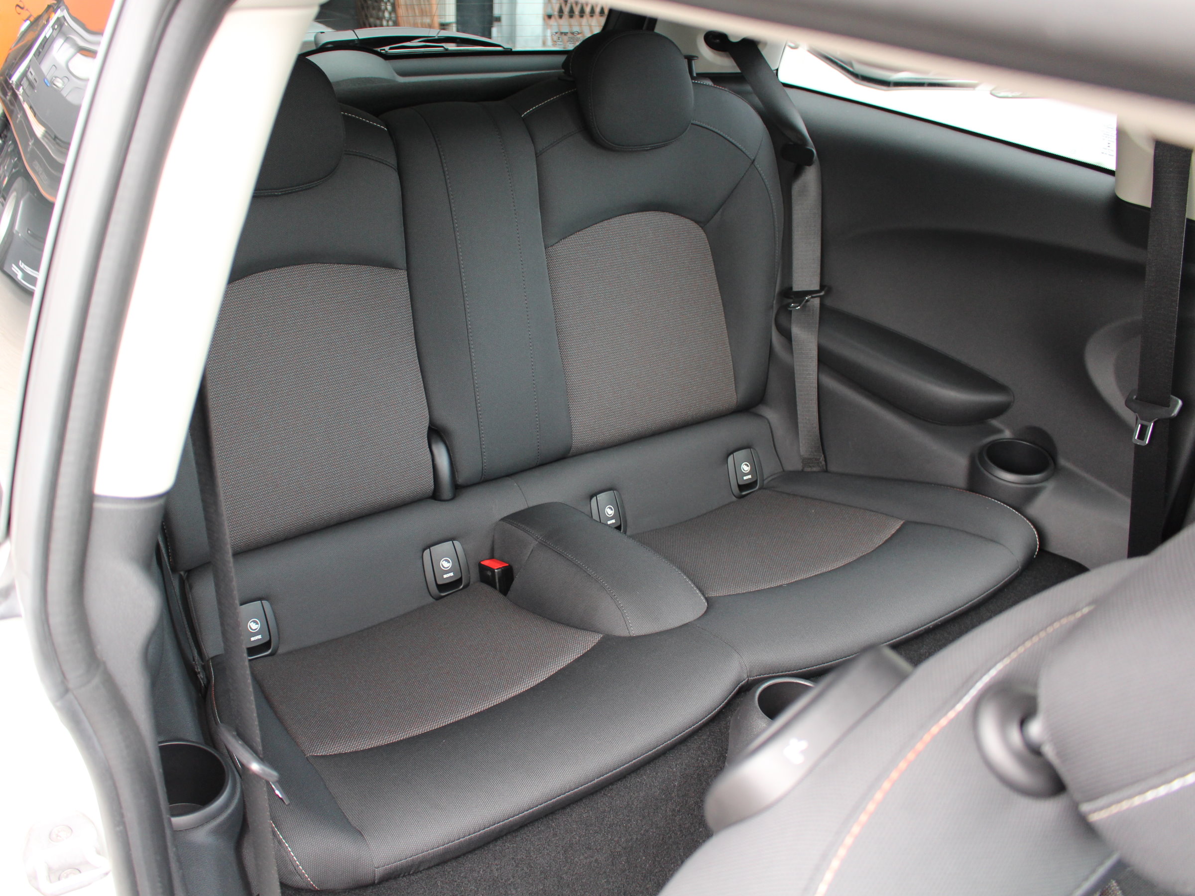ＢＭＷ　ＭＩＮＩ　クーパー　Ｆ５６