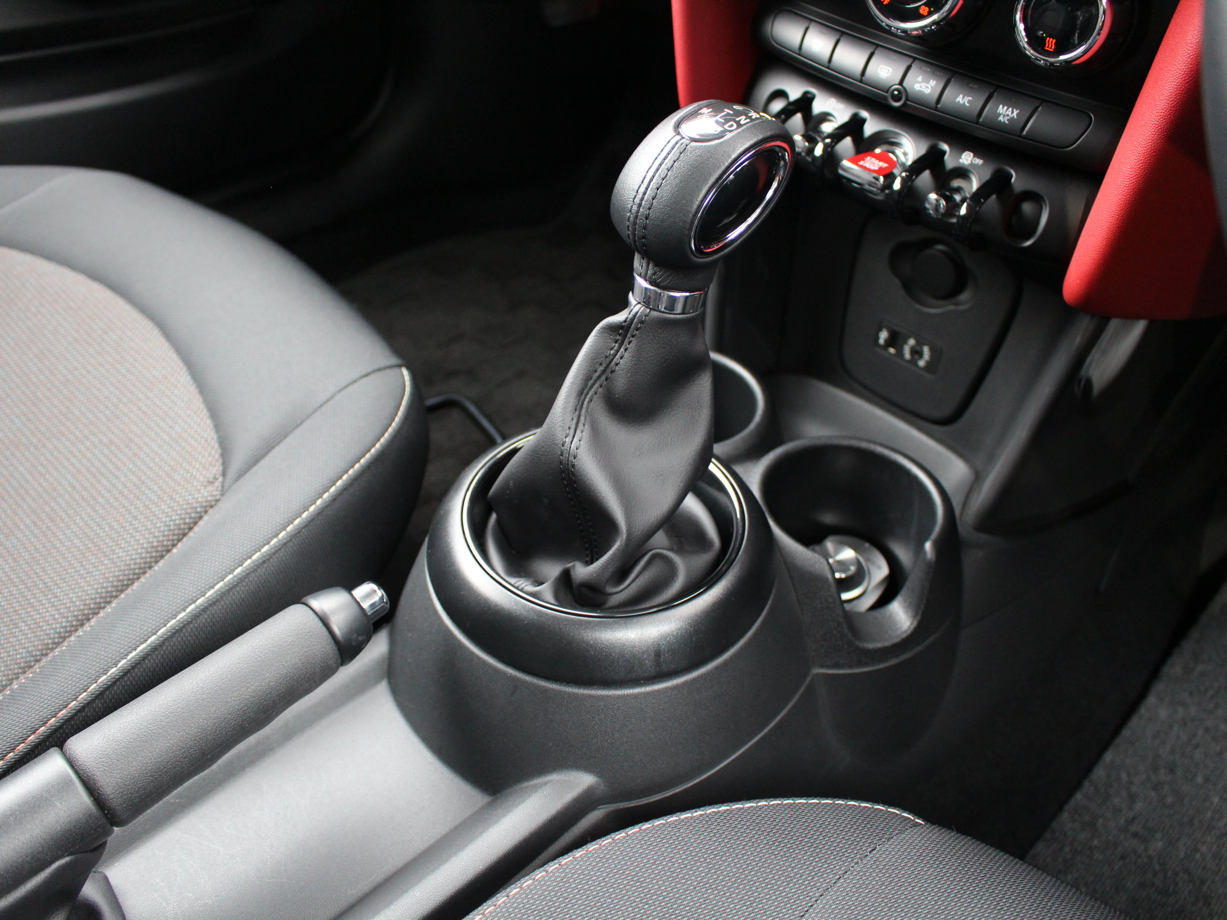 ＢＭＷ　ＭＩＮＩ　クーパー　Ｆ５６