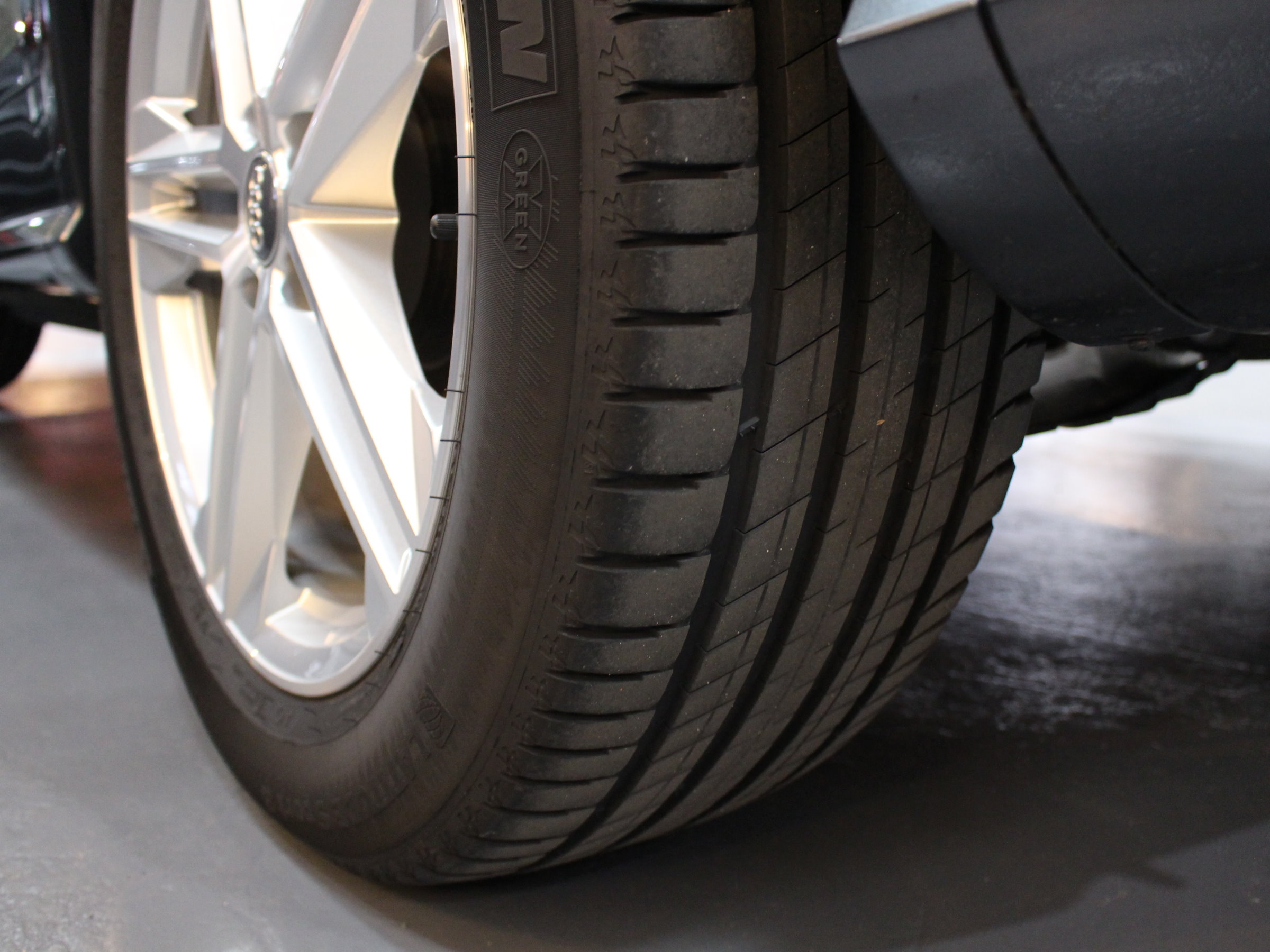 アウディ　Ｑ５　４０ＴＤＩクワトロスポーツ　Ｓラインパッケージ
