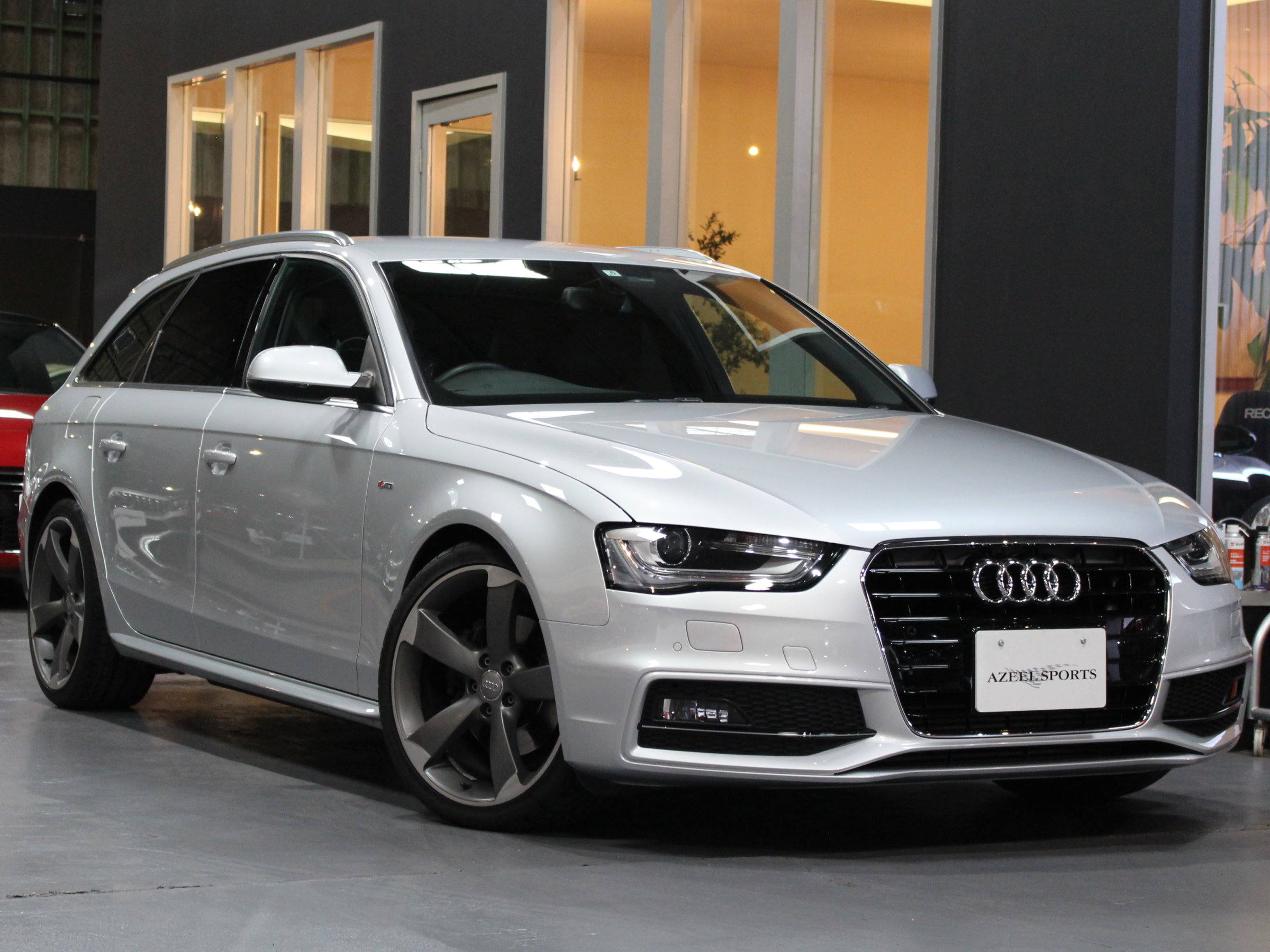 アウディ　Ａ４アバント　２．０ＴＦＳＩ　Ｓライン　
