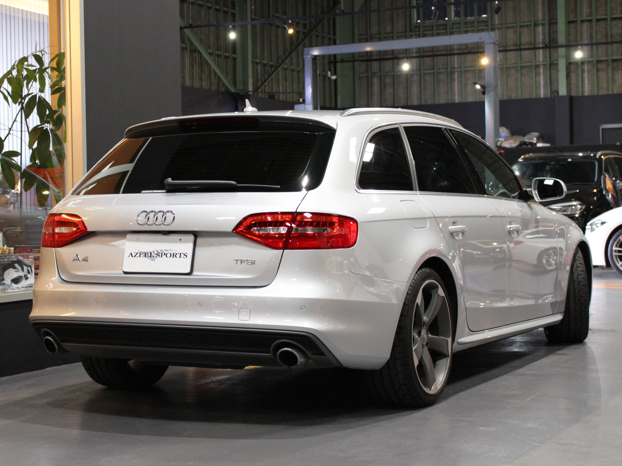 アウディ　Ａ４アバント　２．０ＴＦＳＩ　Ｓライン　