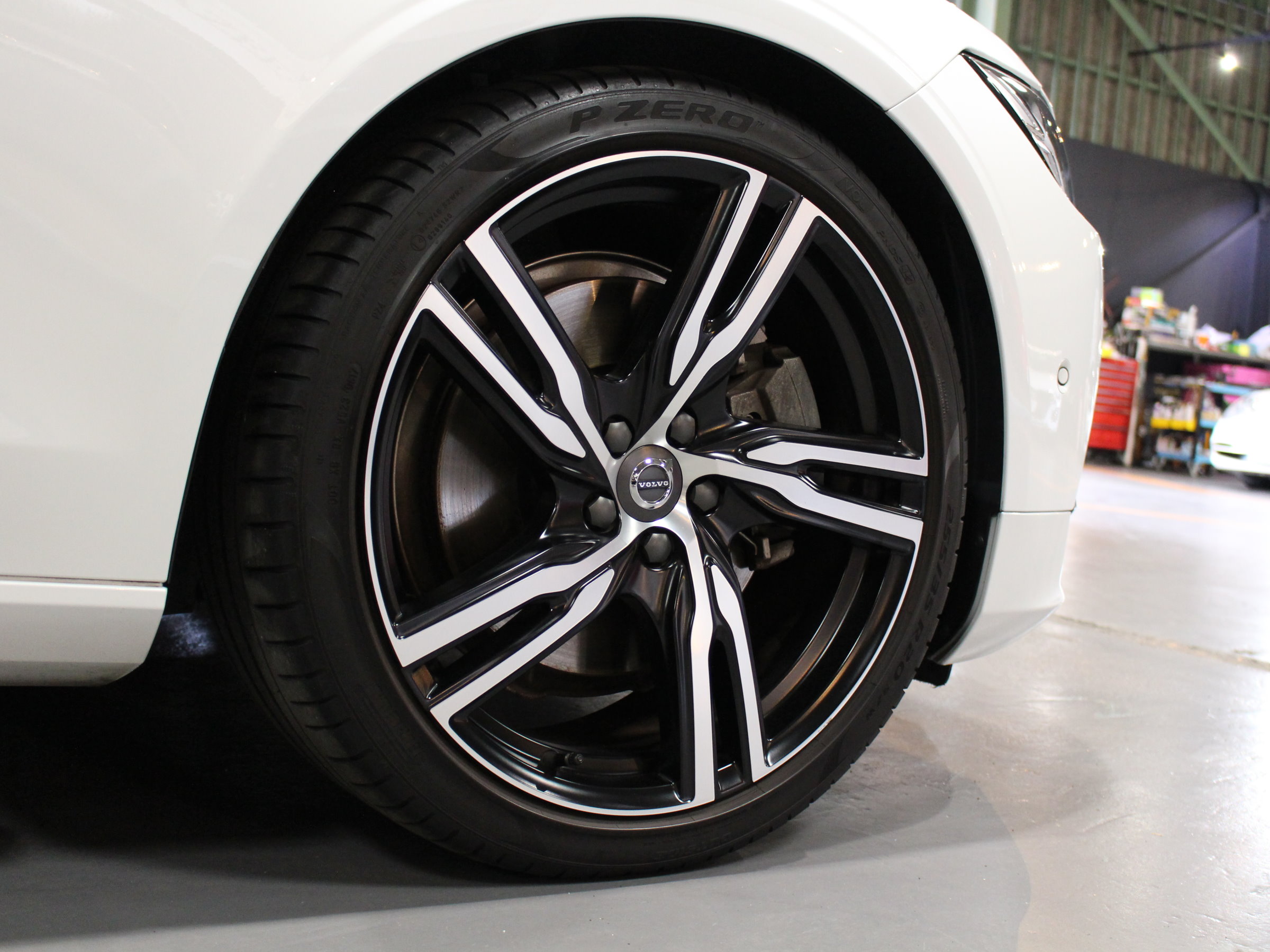 ボルボ　Ｖ９０　Ｔ６　ＡＷＤ　Ｒデザイン　