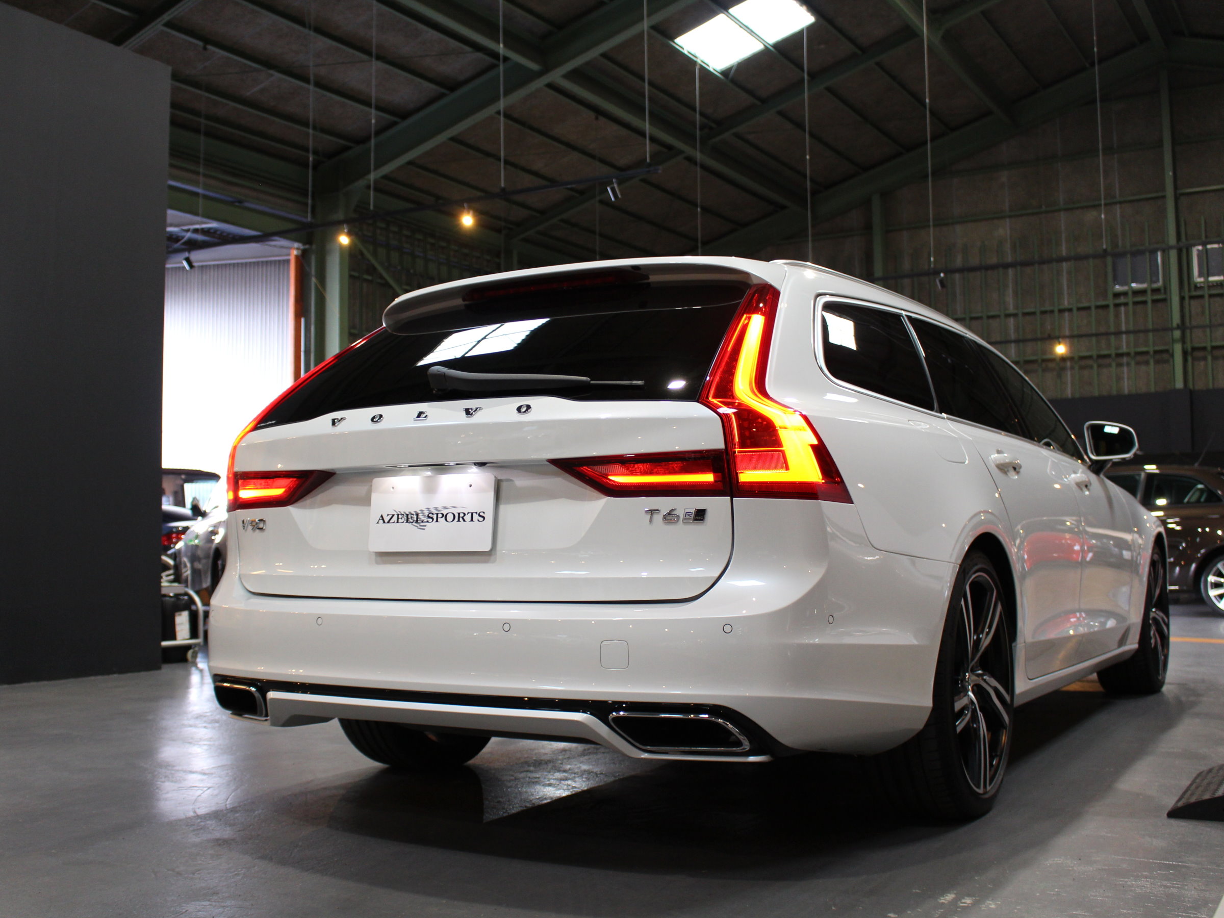 ボルボ　Ｖ９０　Ｔ６　ＡＷＤ　Ｒデザイン　