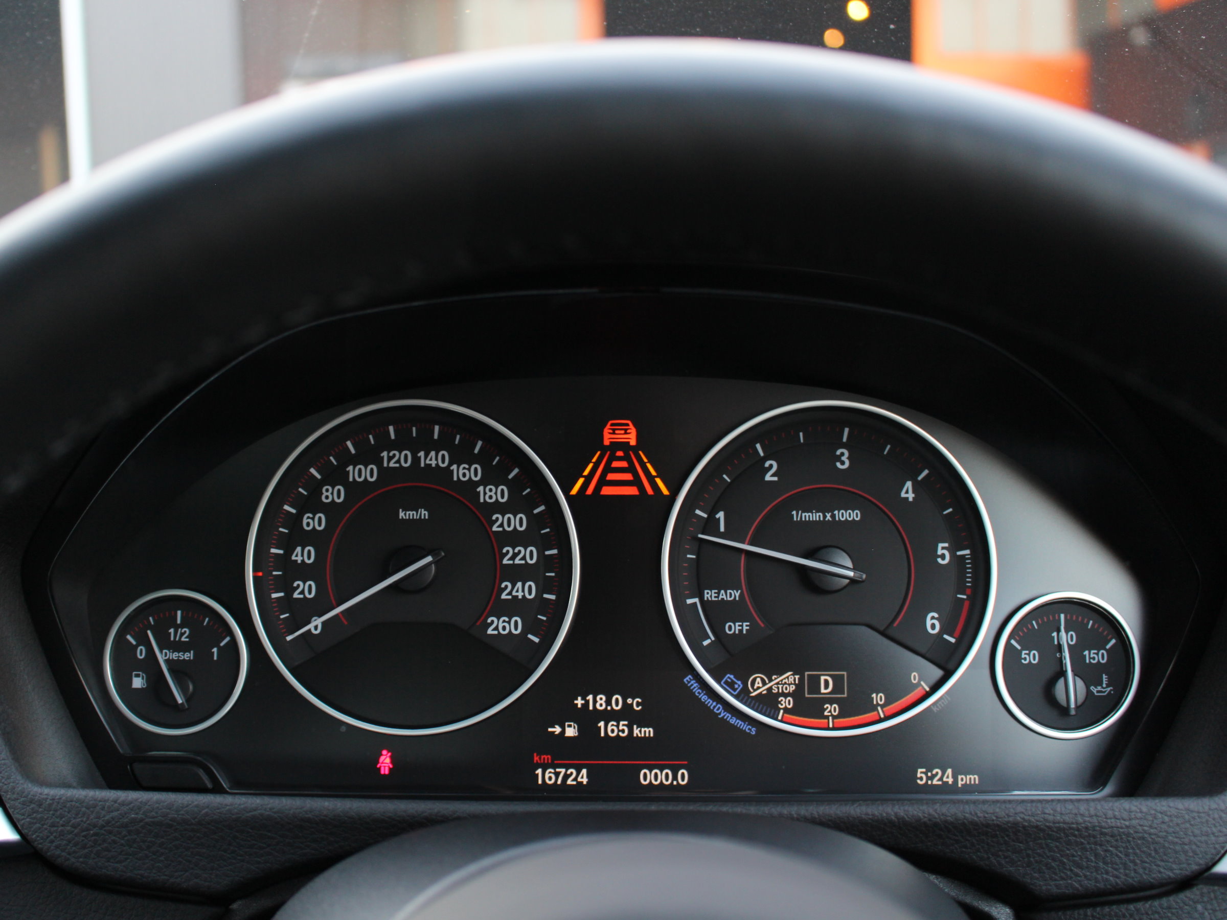 ＢＭＷ　３２０ｄ　Ｍスポーツ　ＬＣＩ