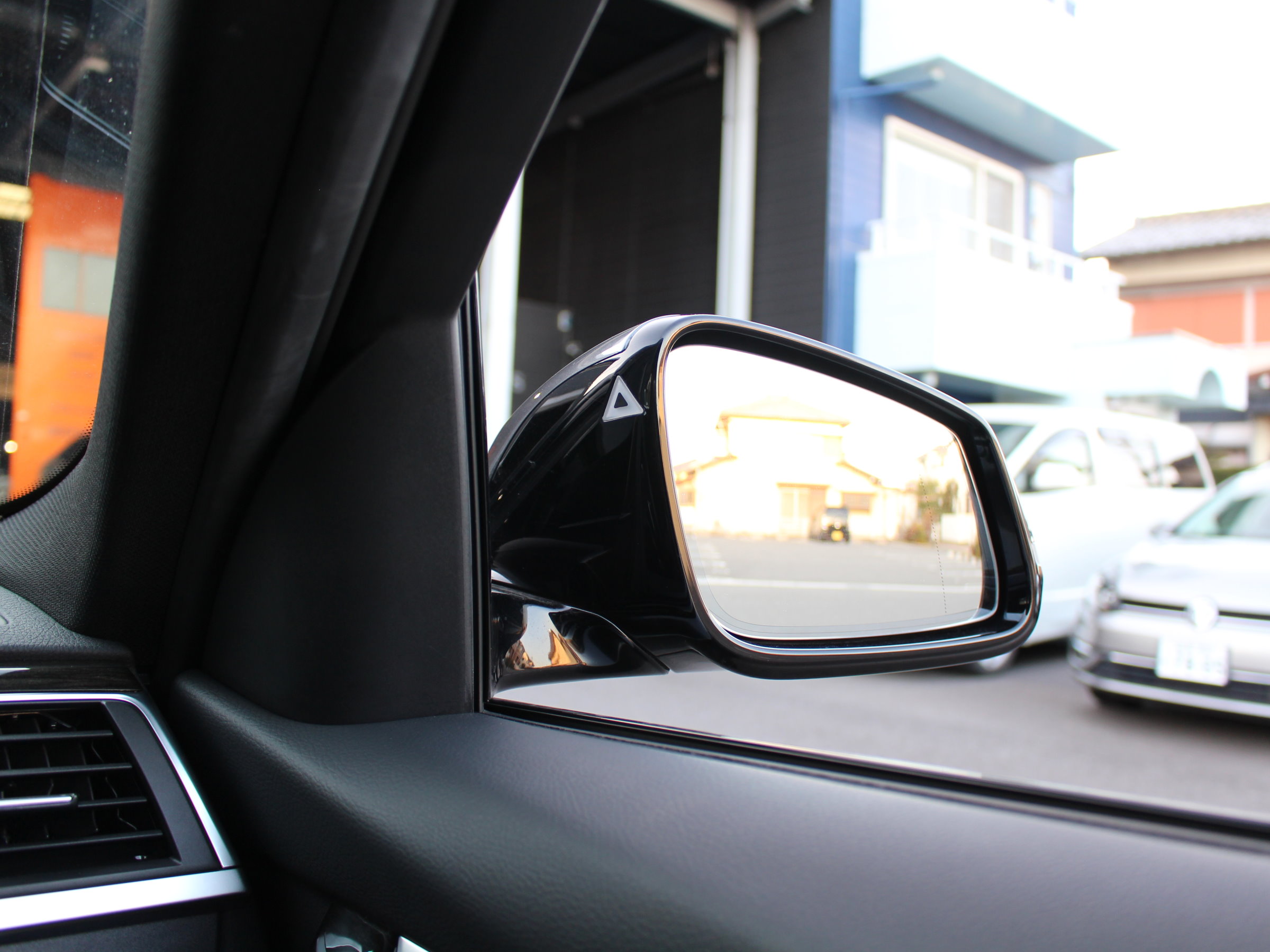 ＢＭＷ　３２０ｄ　Ｍスポーツ　ＬＣＩ