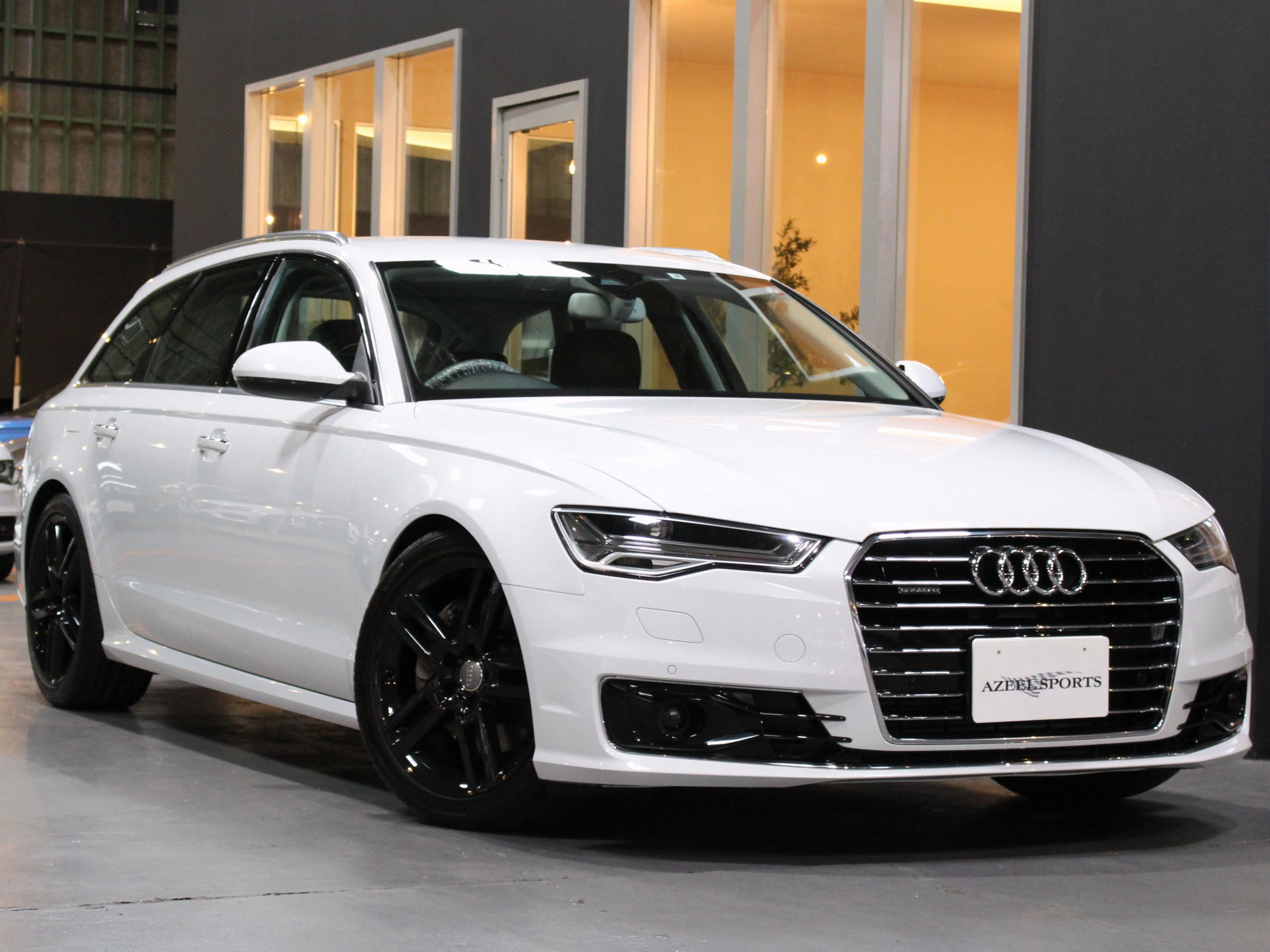 アウディ　Ａ６アバント　２．０ＴＦＳＩクワトロ　アシスタンスＰＫＧ