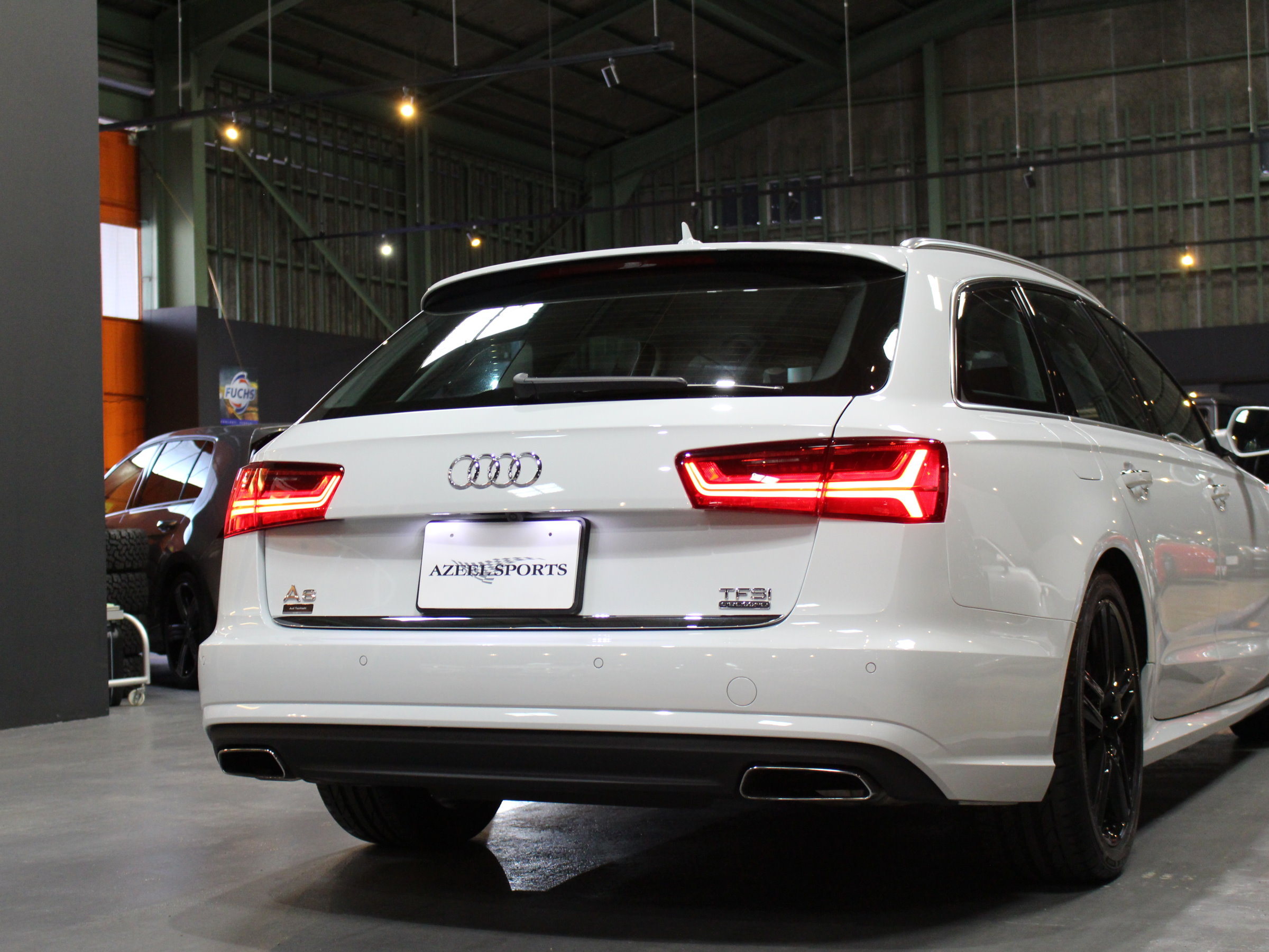 アウディ　Ａ６アバント　２．０ＴＦＳＩクワトロ　アシスタンスＰＫＧ