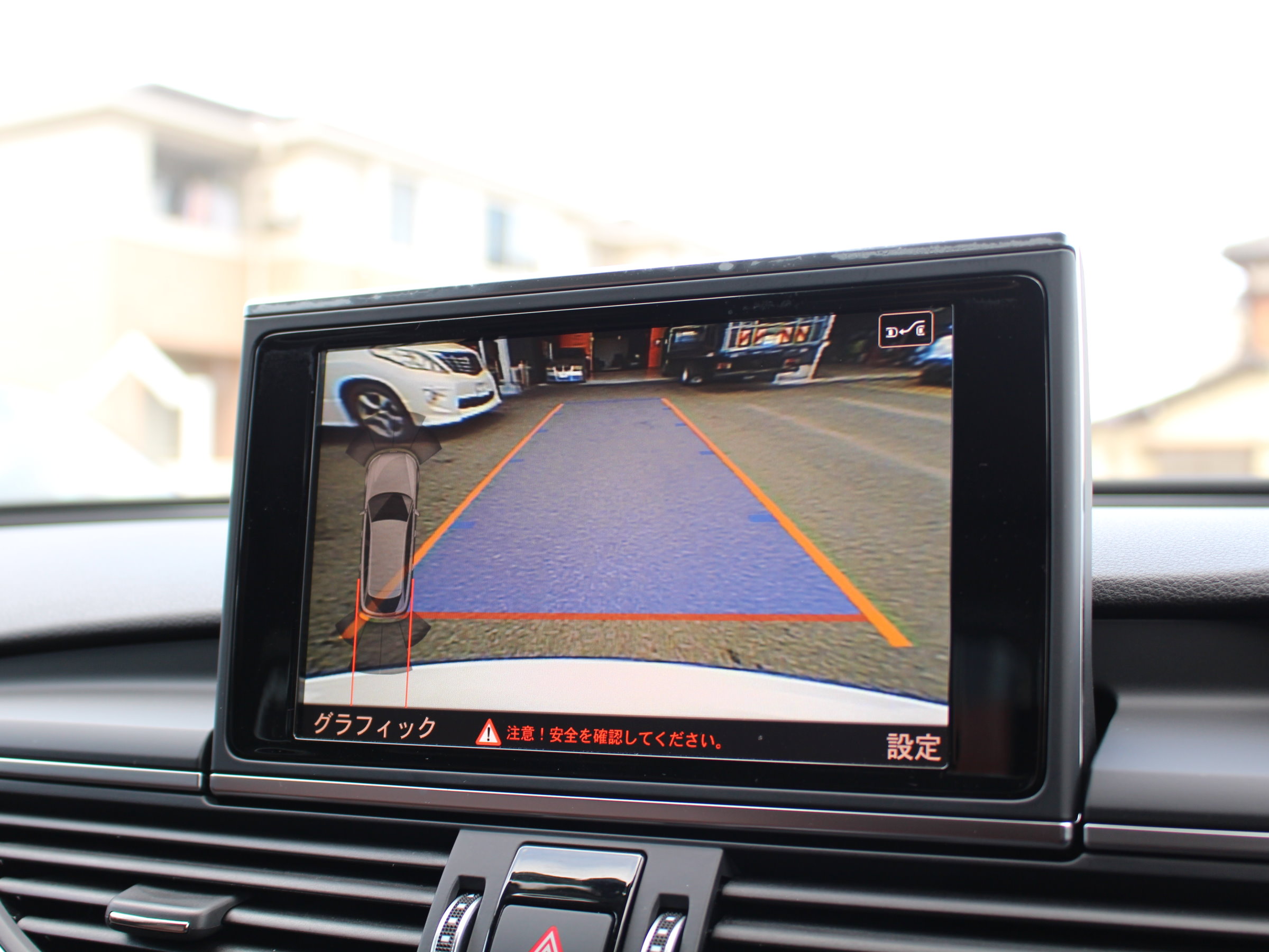 アウディ　Ａ６アバント　２．０ＴＦＳＩクワトロ　アシスタンスＰＫＧ