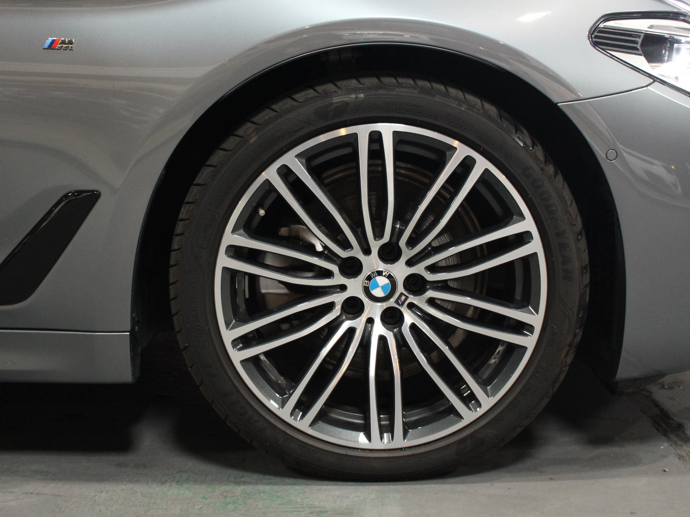 ＢＭＷ　５２３ⅰツーリング　Ｍスポーツ　ハイラインパッケージ