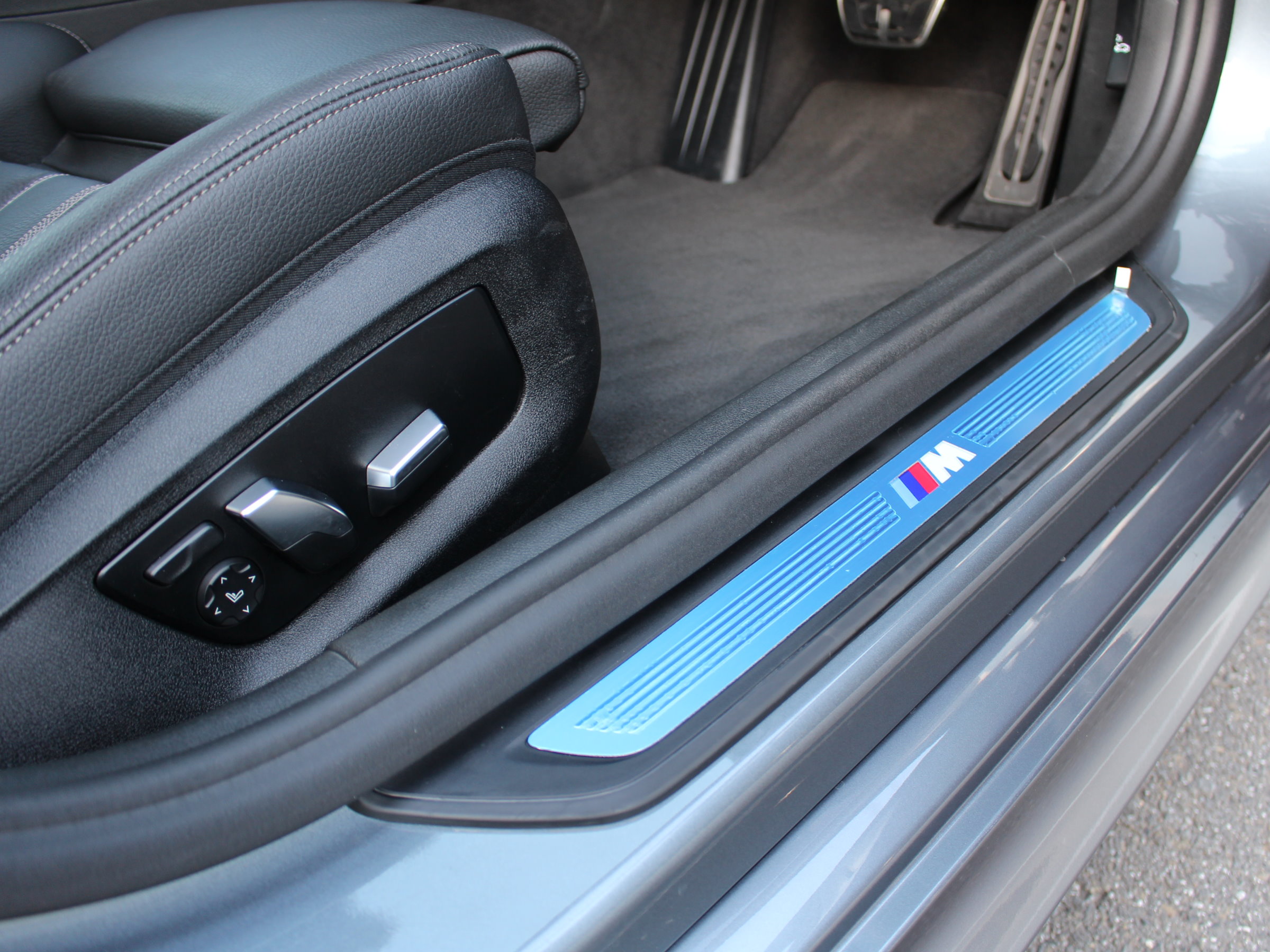 ＢＭＷ　５２３ⅰツーリング　Ｍスポーツ　ハイラインパッケージ