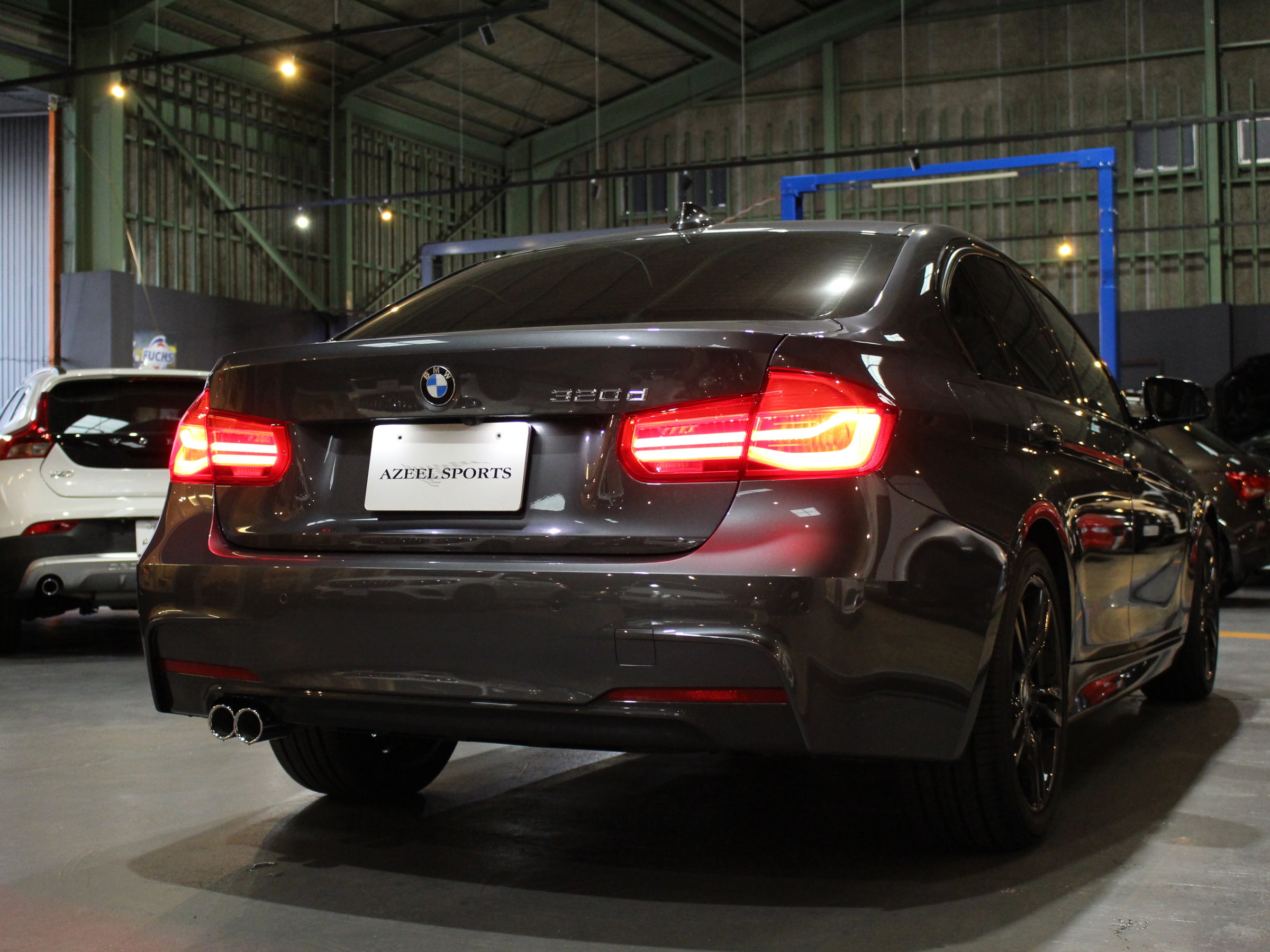 ＢＭＷ　３２０ｄ　Ｍスポーツ　ＬＣＩ