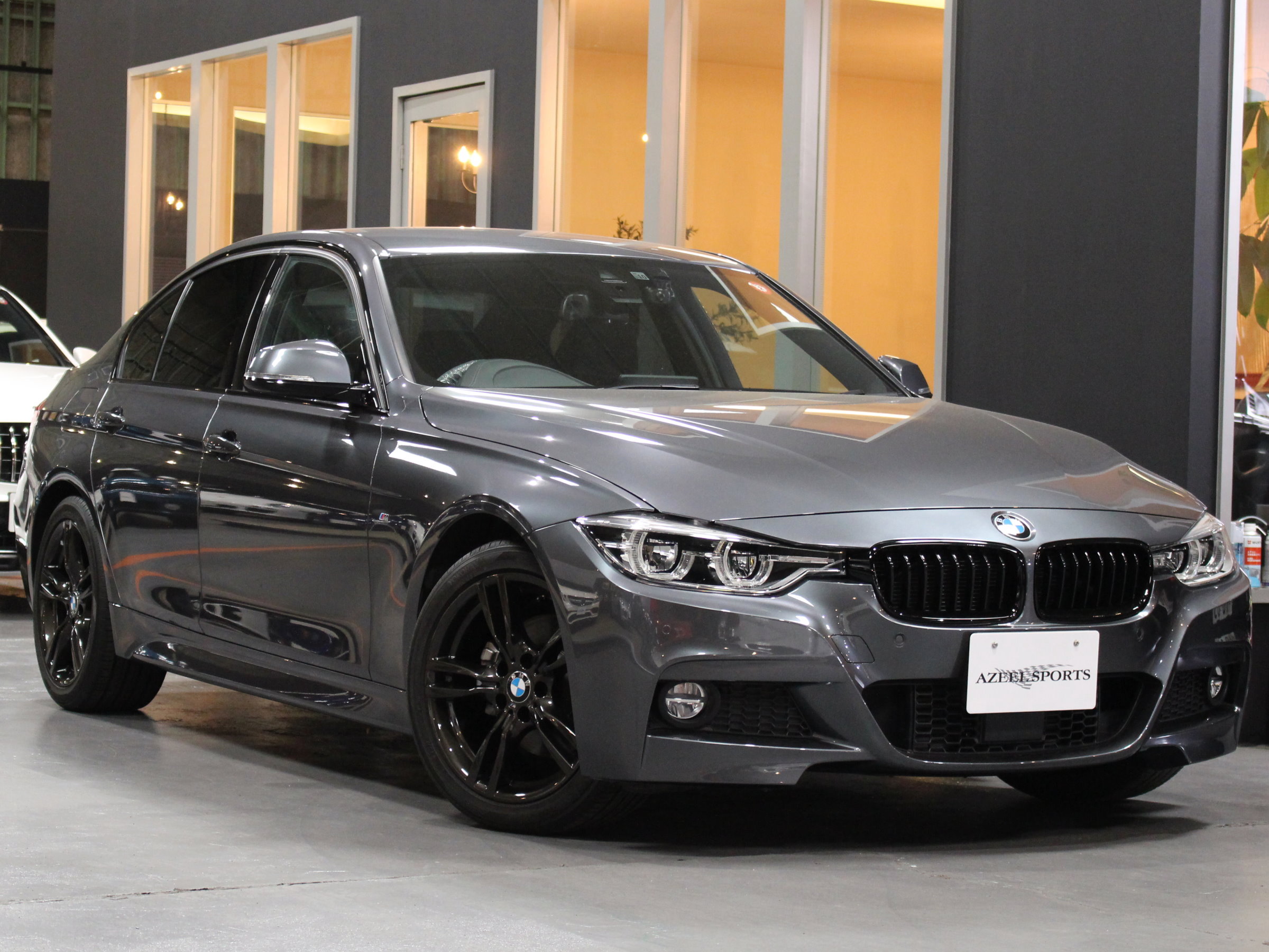 ＢＭＷ　３２０ｄ　Ｍスポーツ　ＬＣＩ