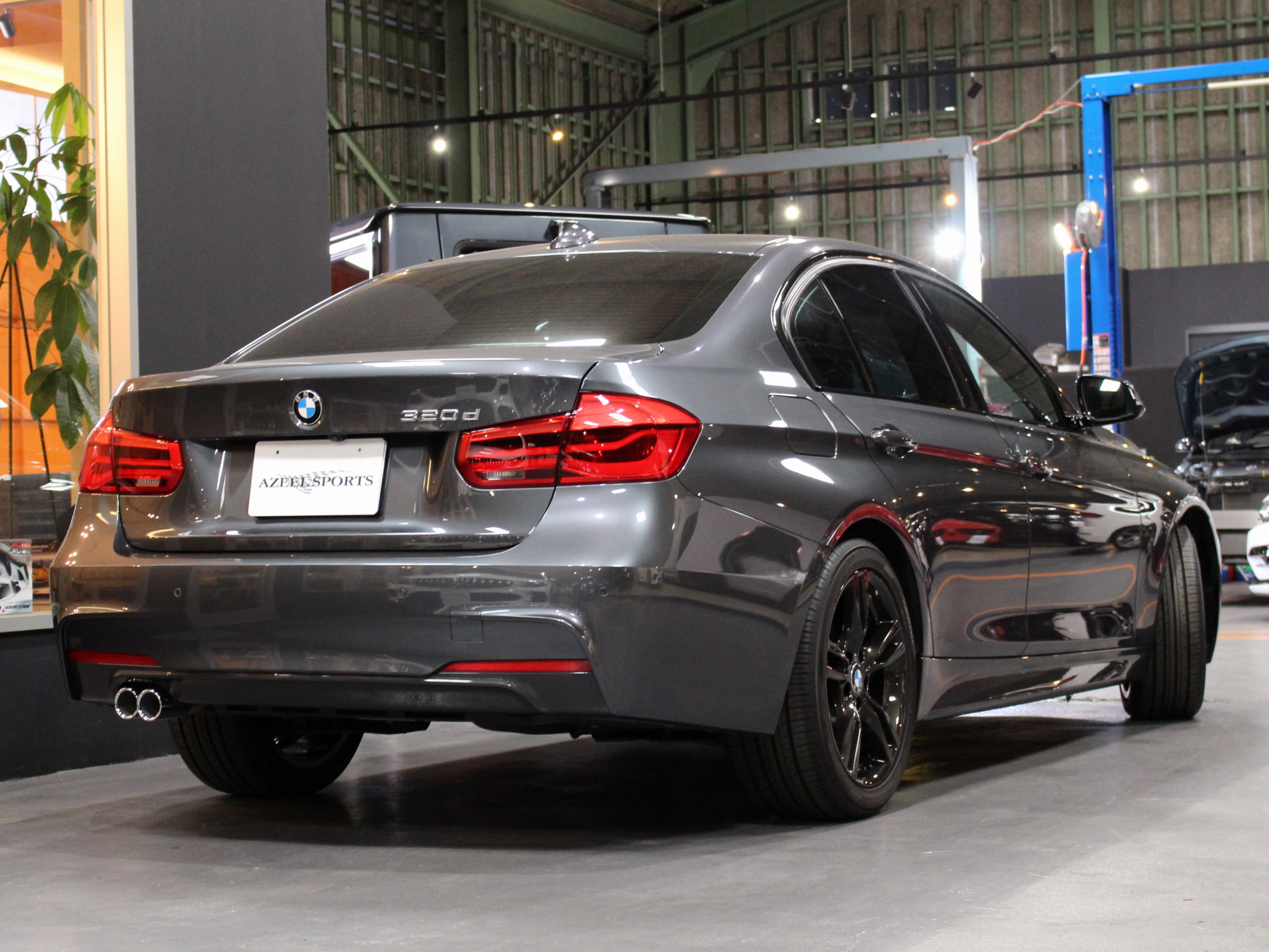 ＢＭＷ　３２０ｄ　Ｍスポーツ　ＬＣＩ