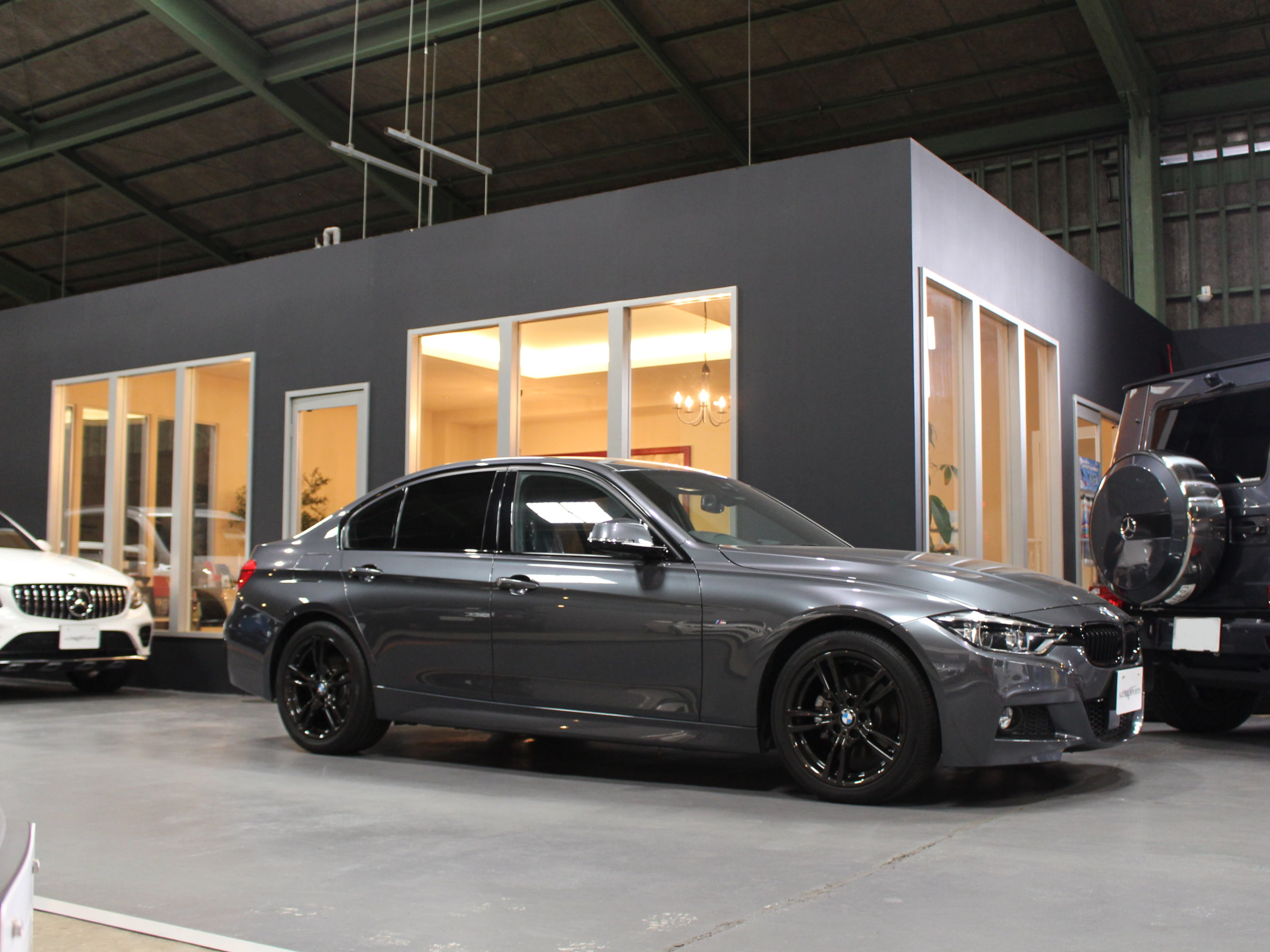 ＢＭＷ　３２０ｄ　Ｍスポーツ　ＬＣＩ