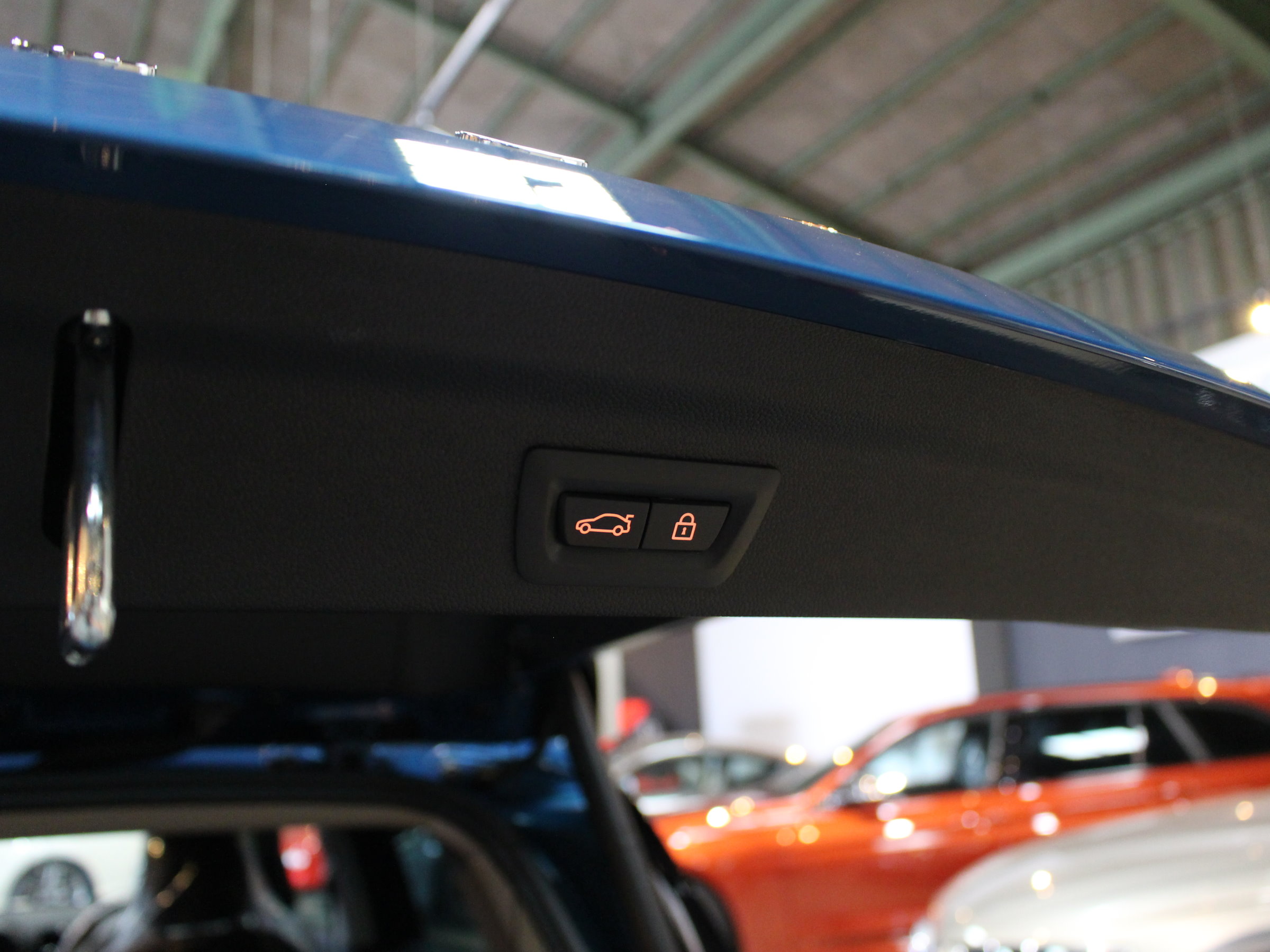 ＢＭＷ　ＭＩＮＩクーパーＤ　クロスオーバー