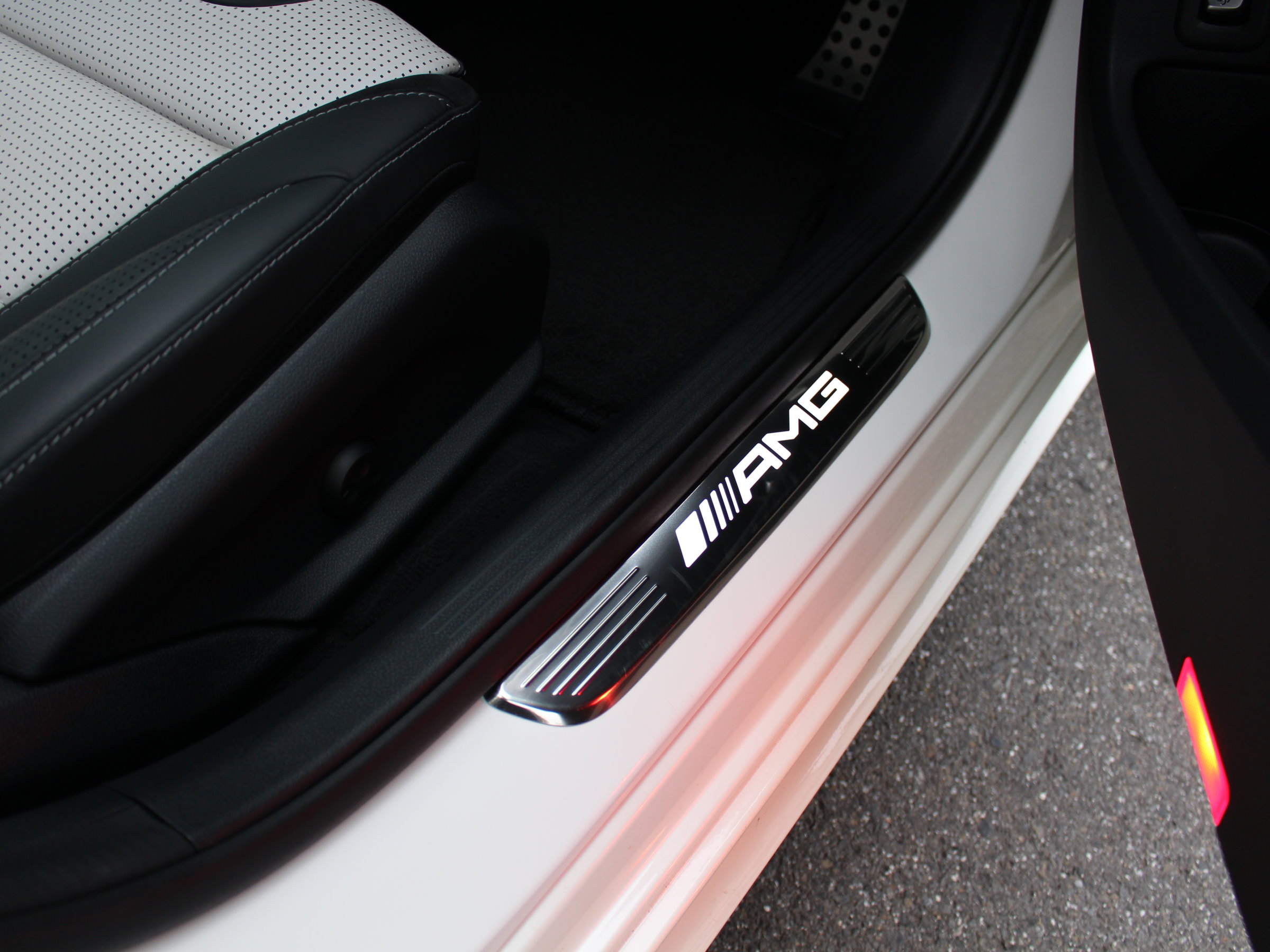 メルセデスＡＭＧ　Ｃ６３ステーションワゴン