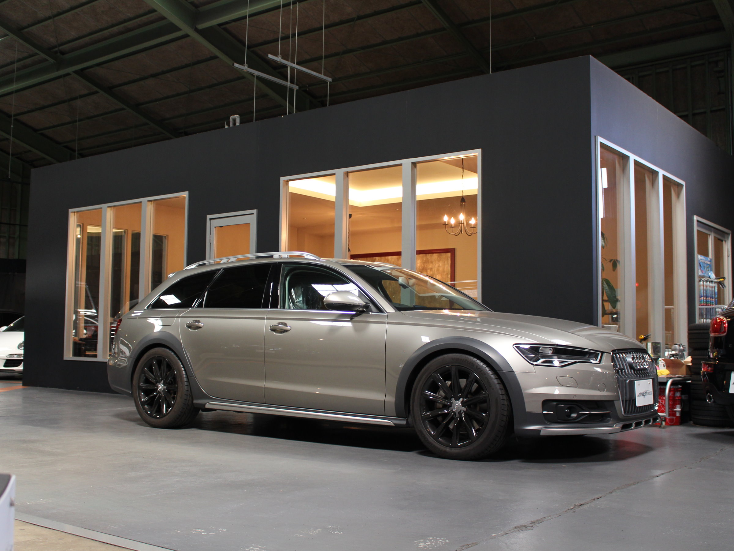 アウディ　Ａ６オールロードクワトロ　３．０ＴＦＳＩ