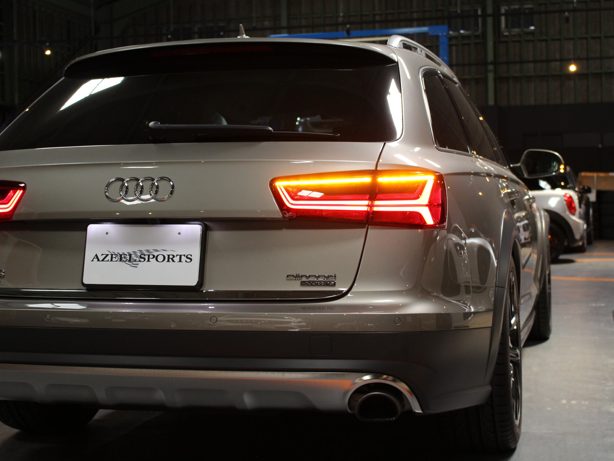 アウディ　Ａ６オールロードクワトロ　３．０ＴＦＳＩ