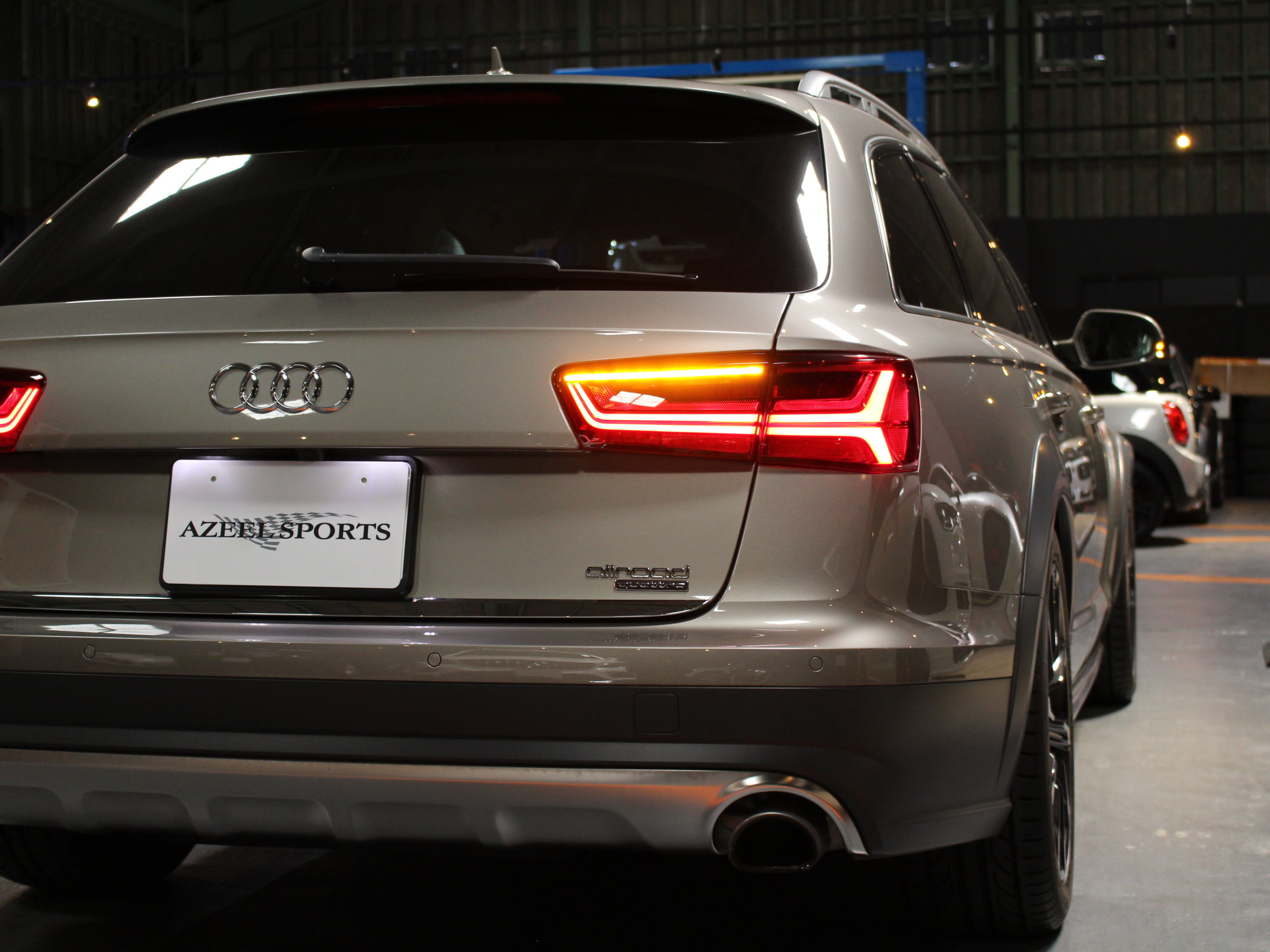 アウディ　Ａ６オールロードクワトロ　３．０ＴＦＳＩ