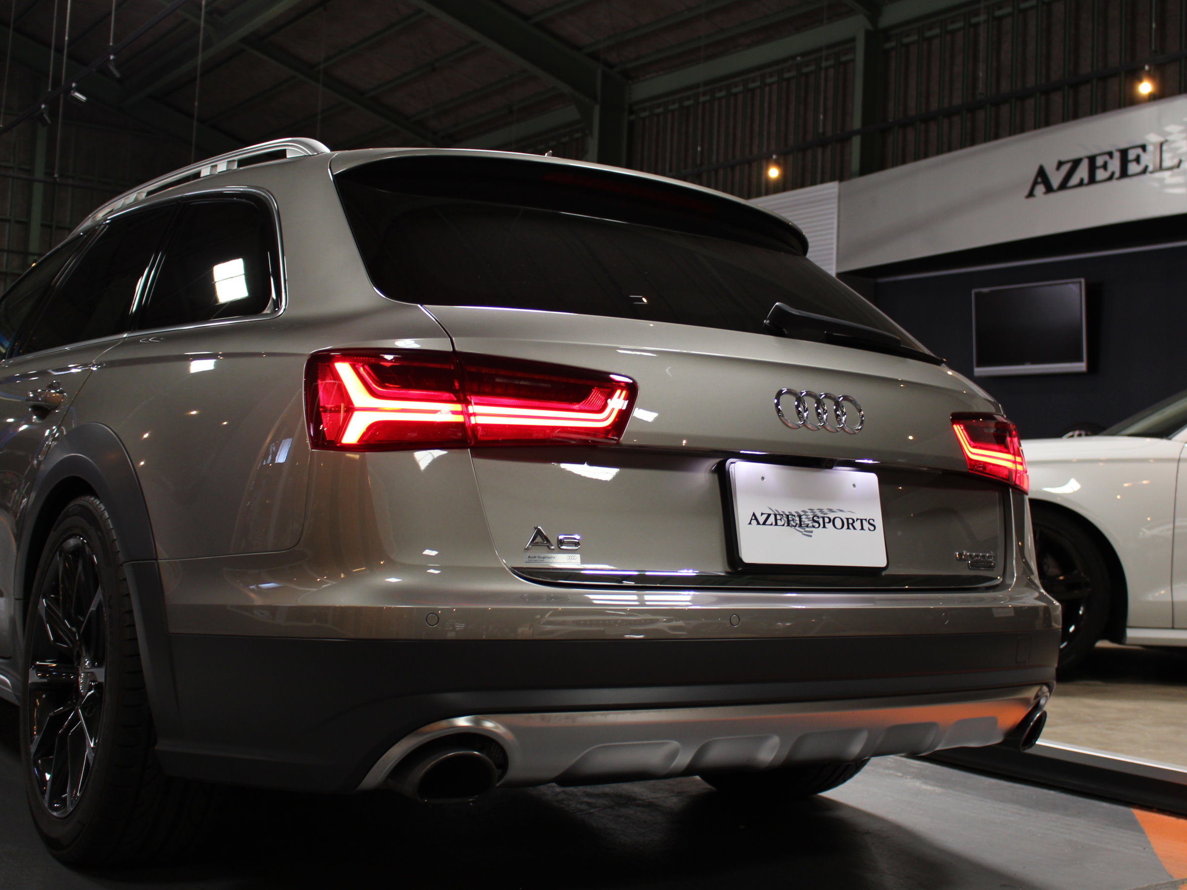 アウディ　Ａ６オールロードクワトロ　３．０ＴＦＳＩ